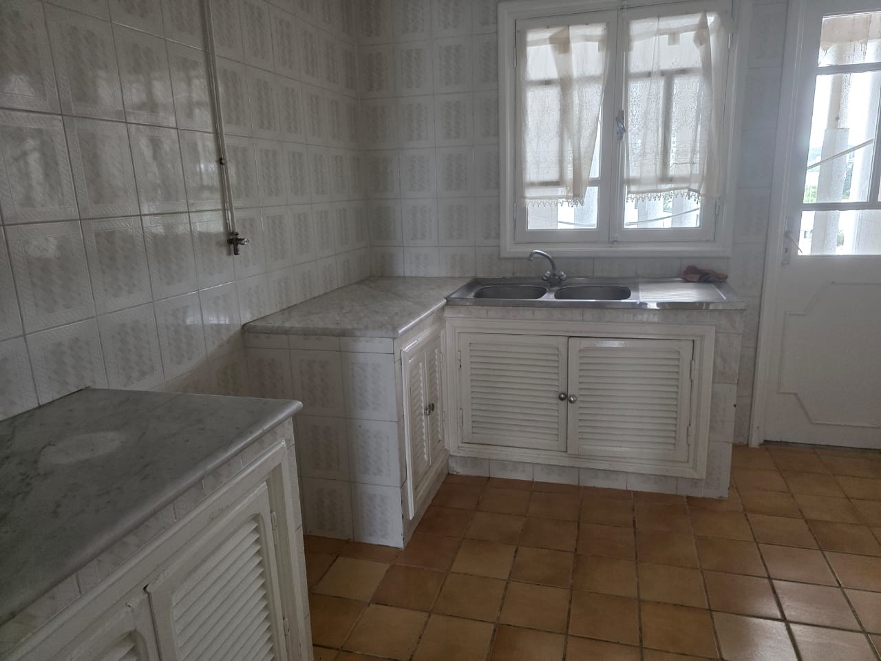 Ariana Ville&nbsp;Ariana&nbsp;Location&nbsp;Appart. 4 pi�ces&nbsp;S3 cit� el khadhra