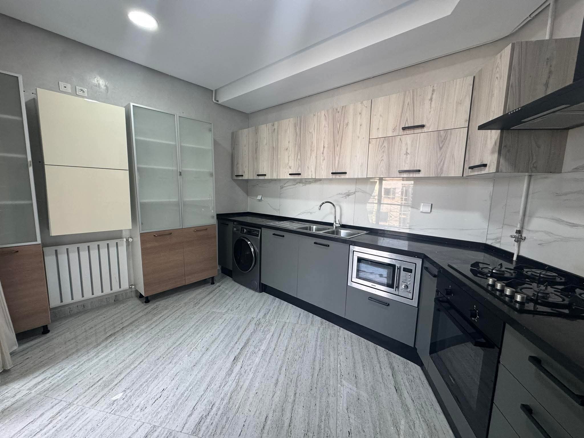 Ariana Ville&nbsp;Cite Ennasr 2&nbsp;Location&nbsp;Appart. 3 pi�ces&nbsp;S2 de hst  1600 d ennasr 2