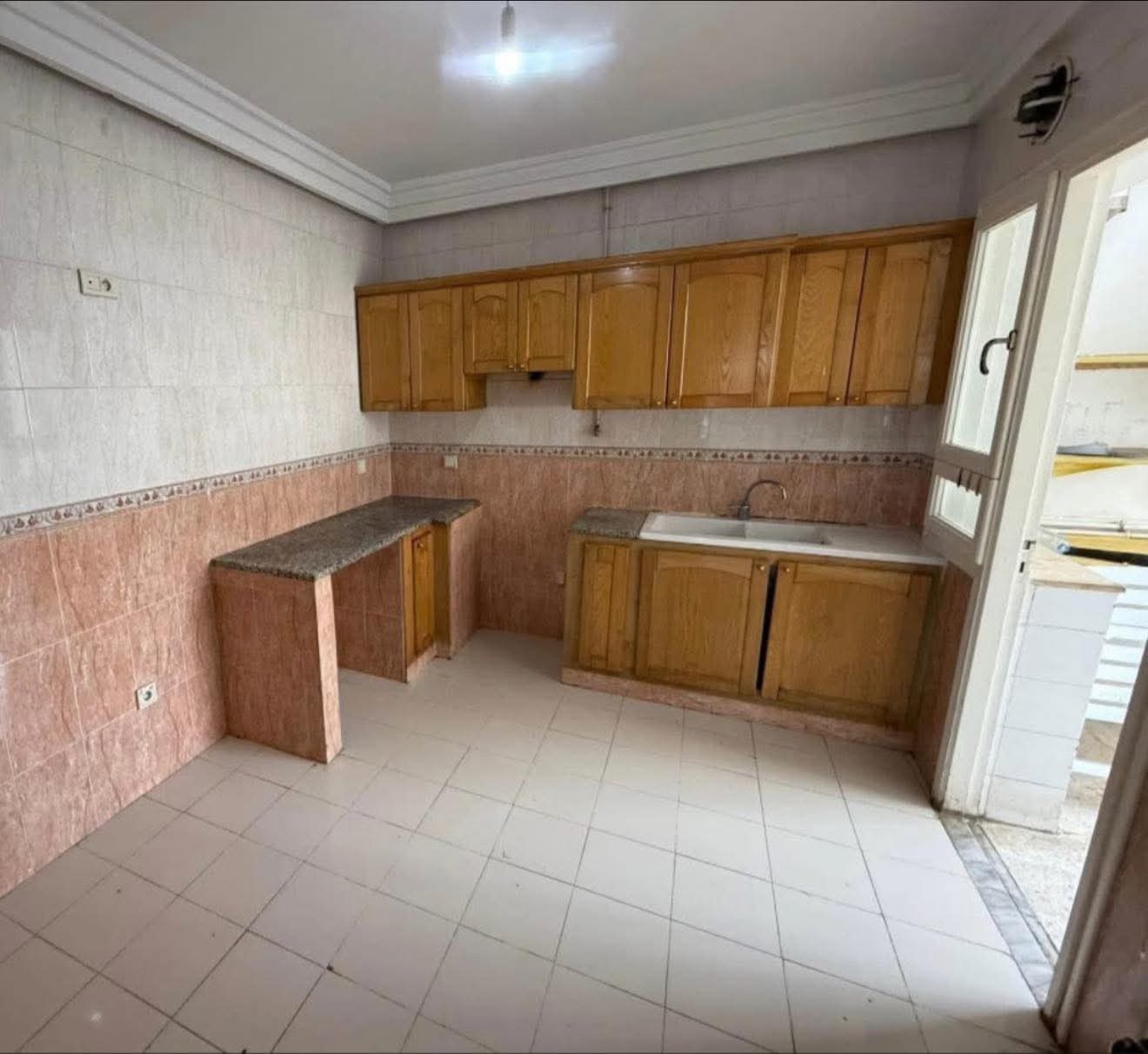 Ariana Ville&nbsp;Cite Ennasr 2&nbsp;Location&nbsp;Appart. 3 pi�ces&nbsp;S2 1200d ennasr 2