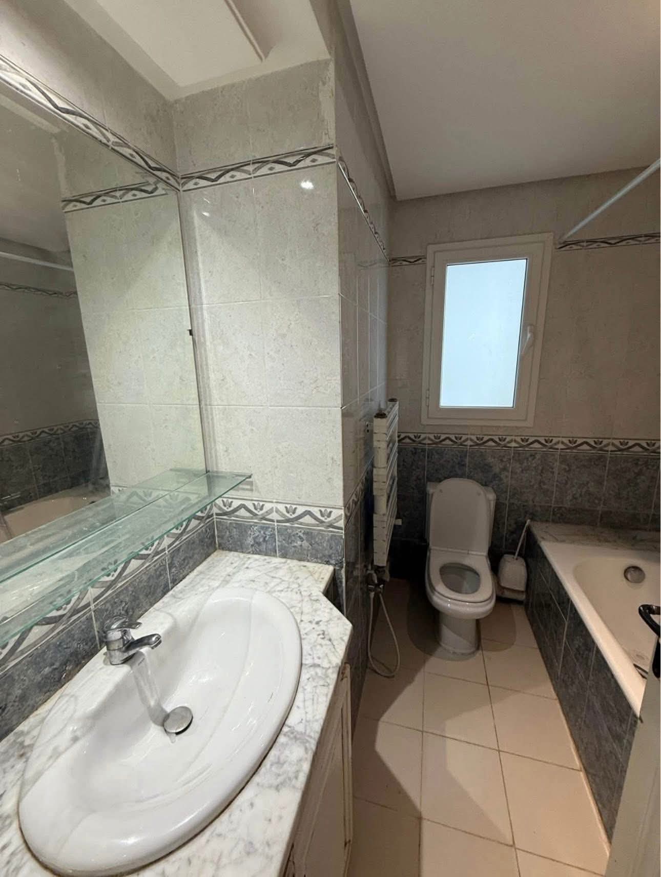 Ariana Ville&nbsp;Cite Ennasr 2&nbsp;Location&nbsp;Appart. 3 pi�ces&nbsp;S2 1200d ennasr 2