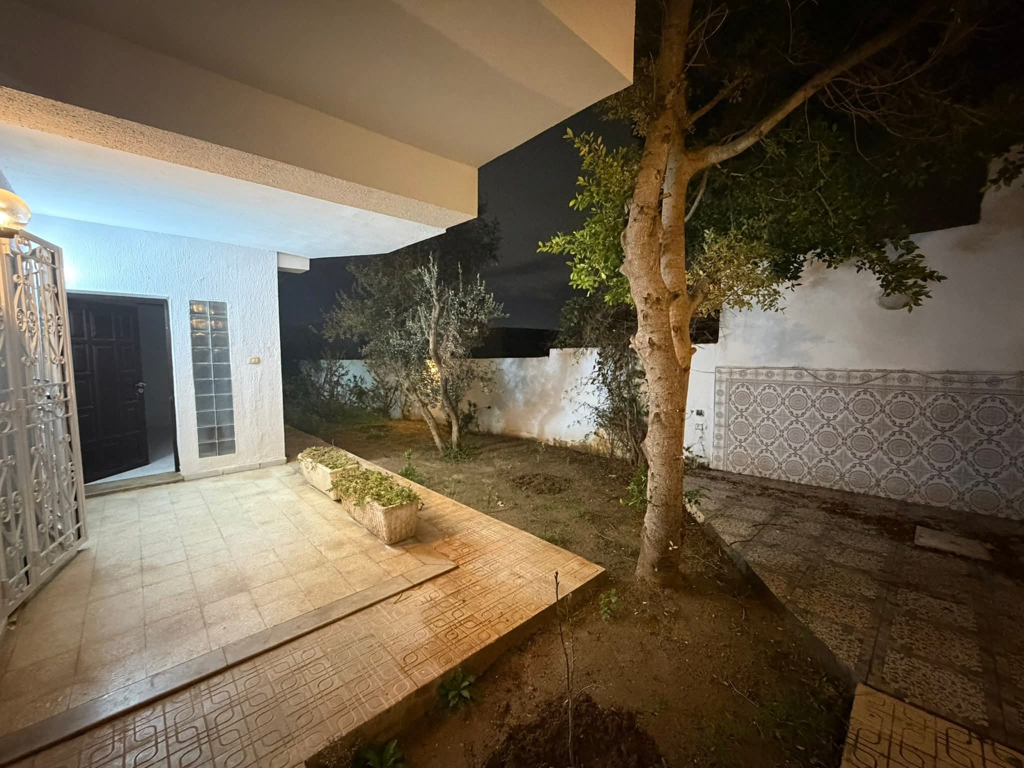 Ariana Ville&nbsp;Cite Ennasr 2&nbsp;Location&nbsp;Appart. 3 pi�ces&nbsp;Rdc de villa s2 1450 d ennasr 2