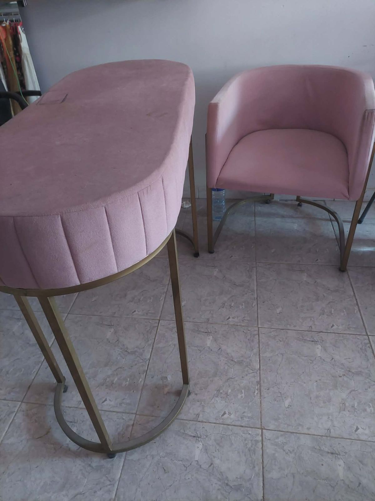 Mannouba&nbsp;La Mannouba&nbsp;Meubles de bureau&nbsp;Materiels Accessoires de bureau&nbsp;Pour salon coiffure et esth�tique