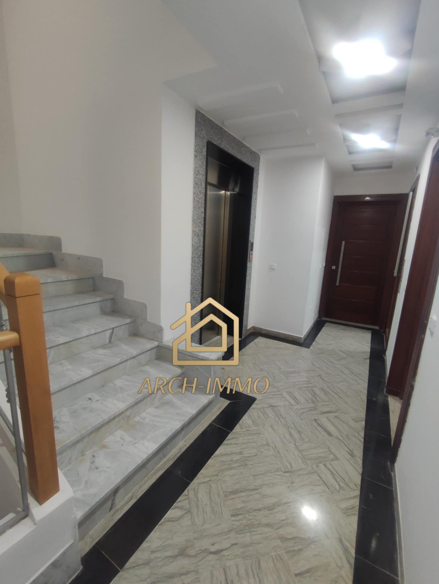 Bab Bhar&nbsp;Hedi Chaker&nbsp;Bureaux & Commerces&nbsp;Bureau&nbsp;Des bureaux neufs � lafayette