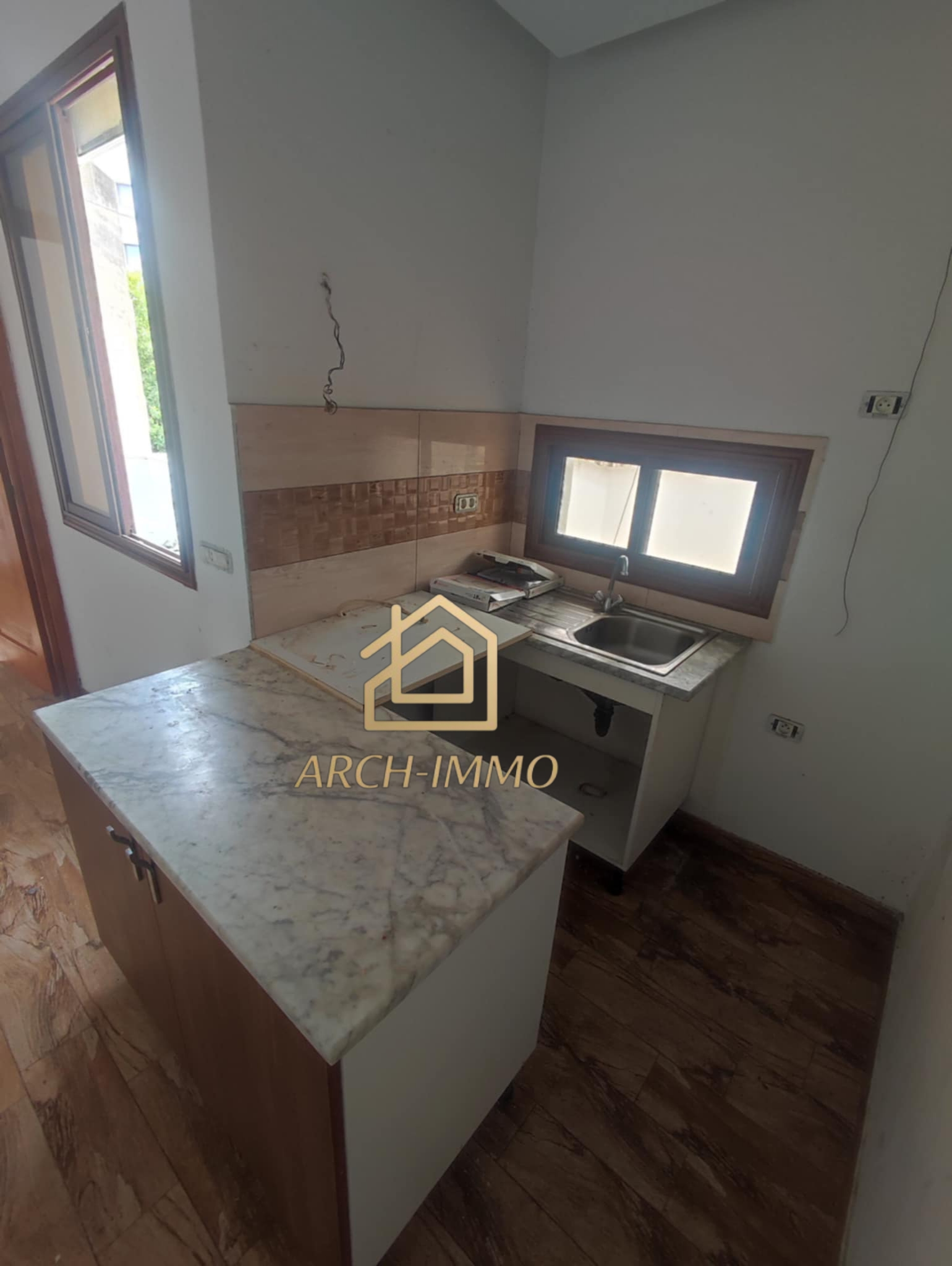 Bab Bhar&nbsp;Hedi Chaker&nbsp;Location&nbsp;Appart. 3 pi�ces&nbsp;Un s2 � hedi checker lafayette