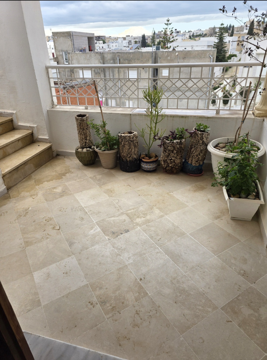 El Menzah&nbsp;El Manar 1&nbsp;Location&nbsp;Appart. 2 pi�ces&nbsp;Etage de villa manar1 10 min de campus