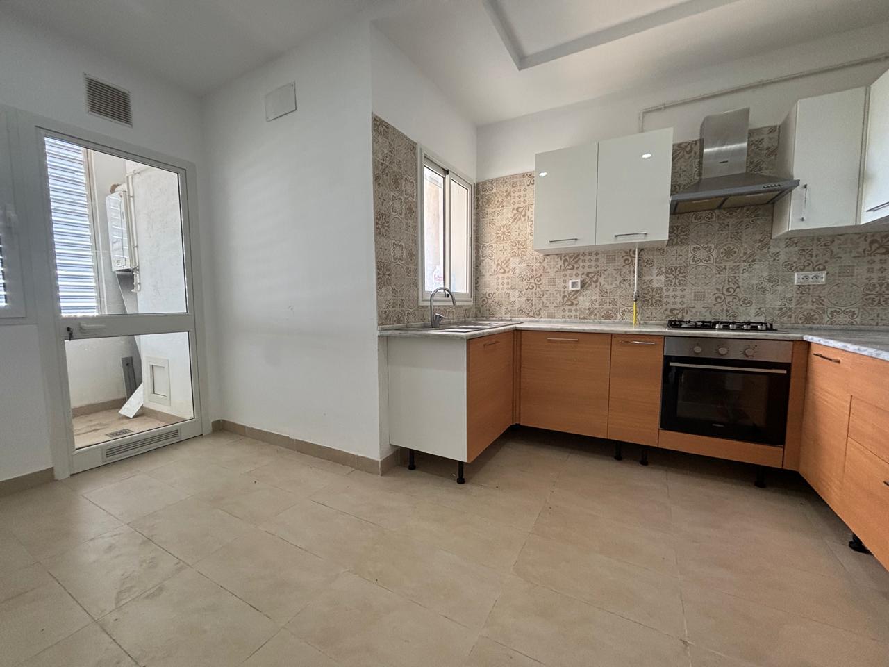 La Soukra&nbsp;La Soukra&nbsp;Location&nbsp;Appart. 3 pi�ces&nbsp;Appartement s2 de 120m2 � la soukra park