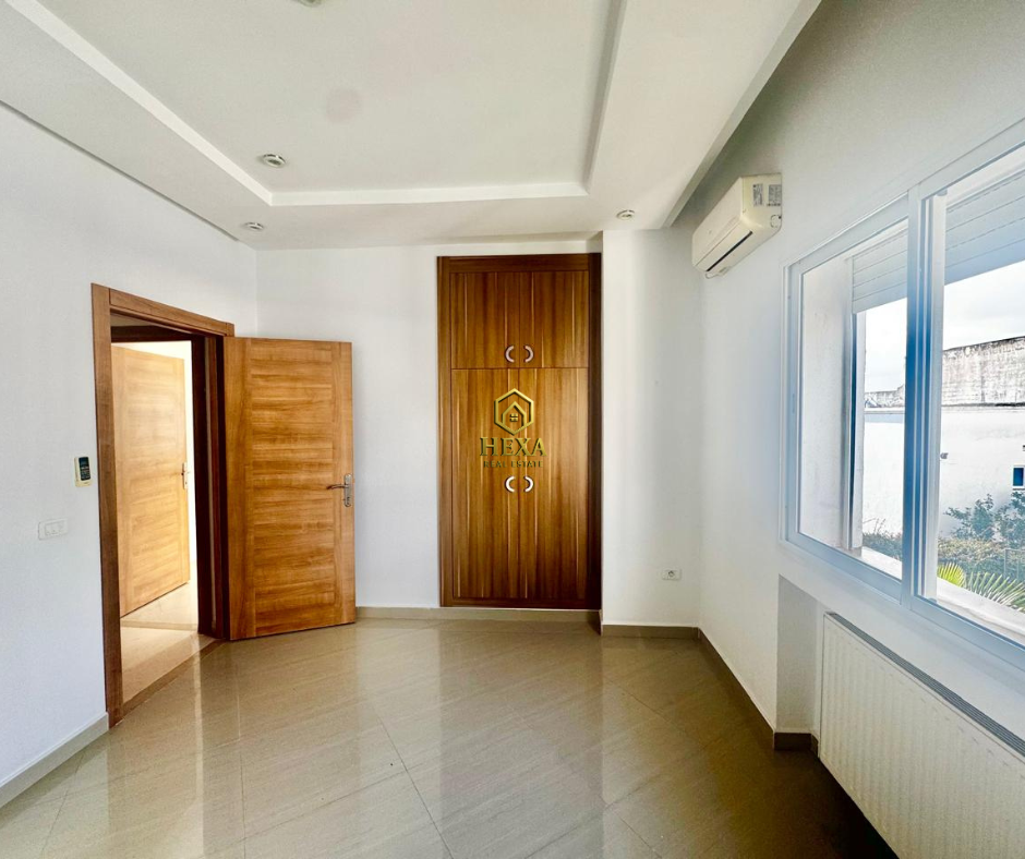 La Marsa&nbsp;Cite Du Stade&nbsp;Location&nbsp;Appart. 4 pi�ces&nbsp;Etage de villa s4 � la marsa