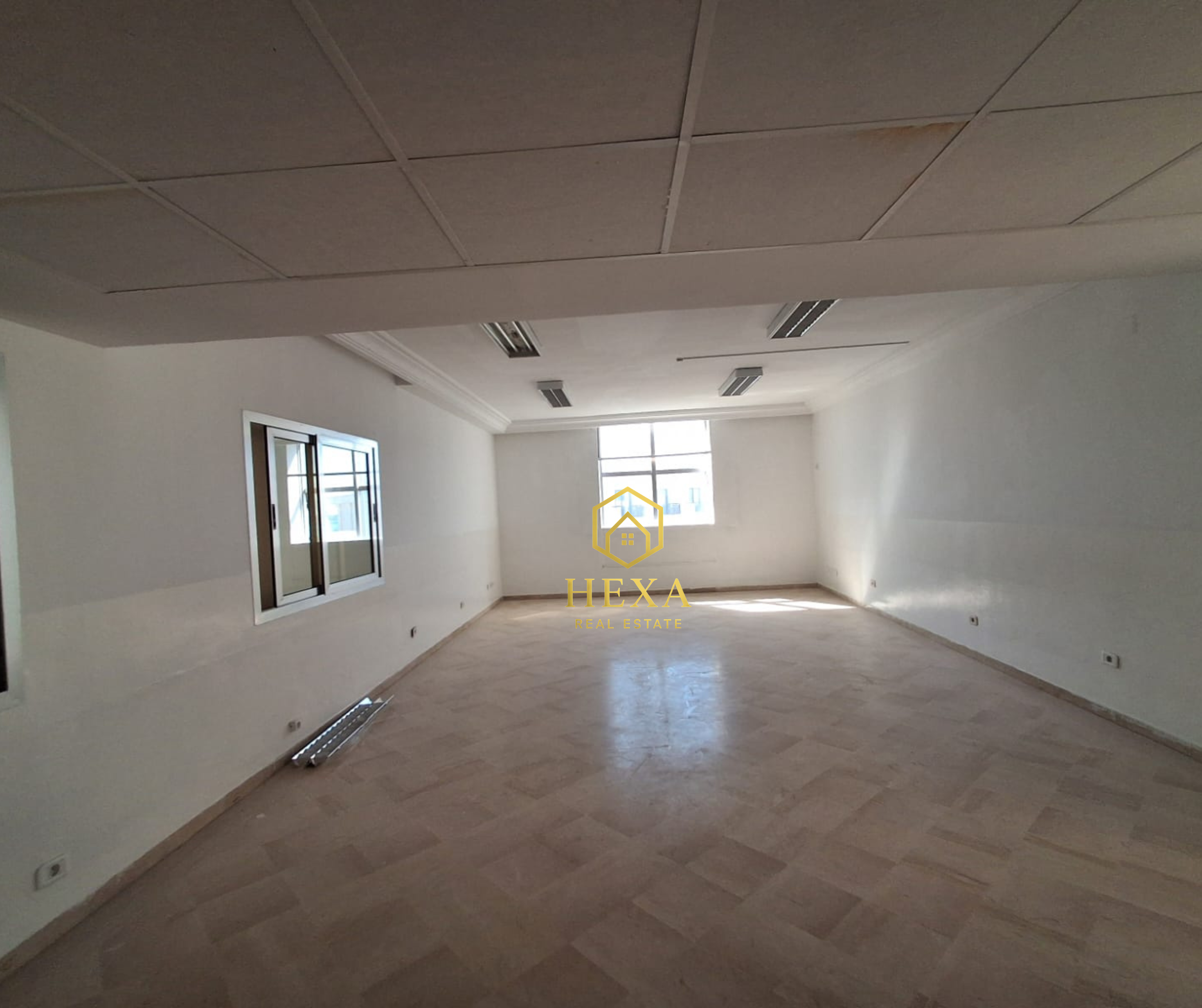 La Marsa&nbsp;Berge Du Lac&nbsp;Location&nbsp;Surfaces&nbsp;Etage d'appartement au lac 1 � usage bureautique