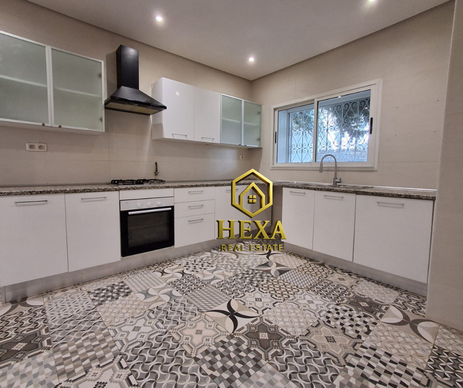 La Marsa&nbsp;Gammart&nbsp;Location&nbsp;Maisons&nbsp;Villa s5 avec piscine et jardin a gammarth