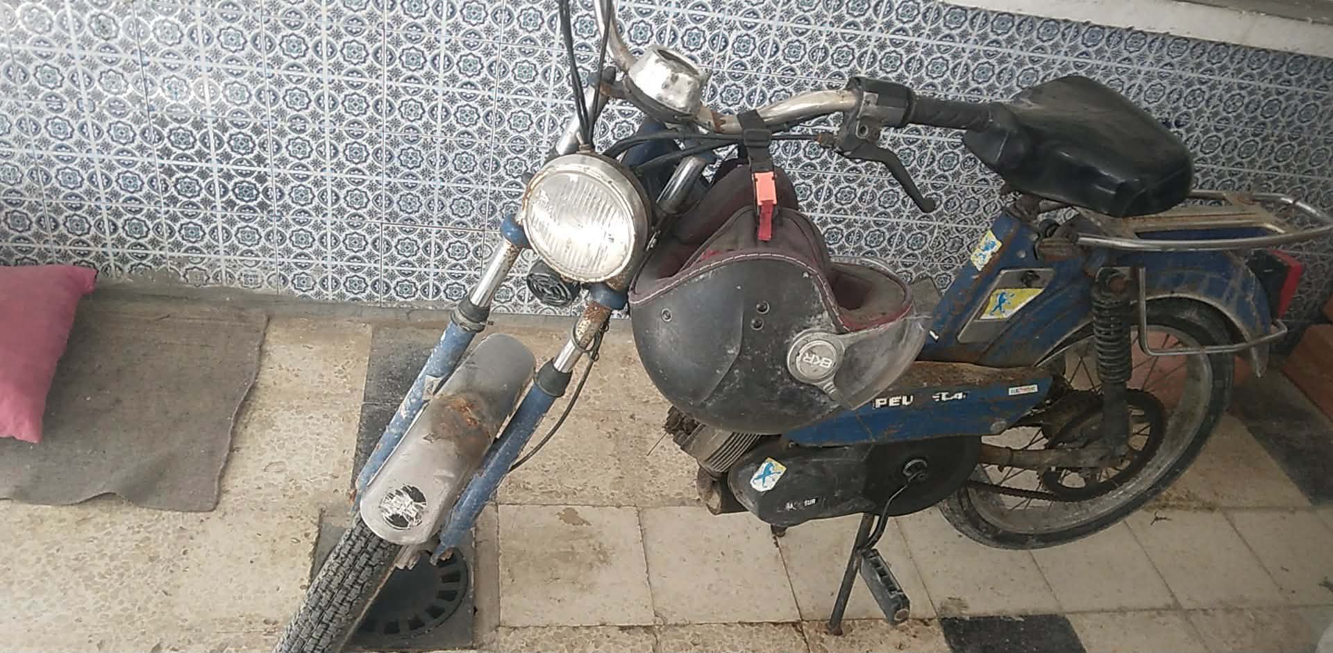 Hammam Chatt&nbsp;Borj Cedria&nbsp;Peugeot&nbsp;Peugeot&nbsp;Peugeot 103 ancien