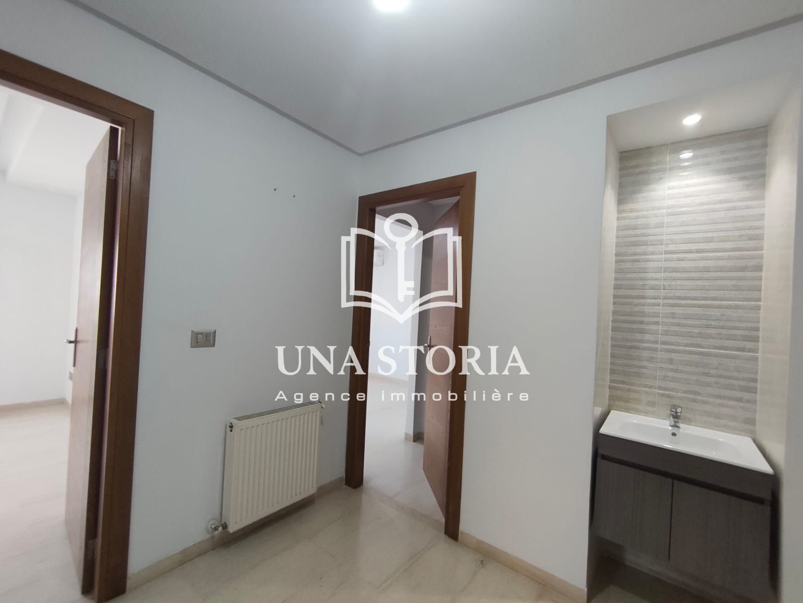 La Marsa&nbsp;El Aouina&nbsp;Location&nbsp;Appart. 3 pi�ces&nbsp;Appartement s plus 2 vide � l'aouina