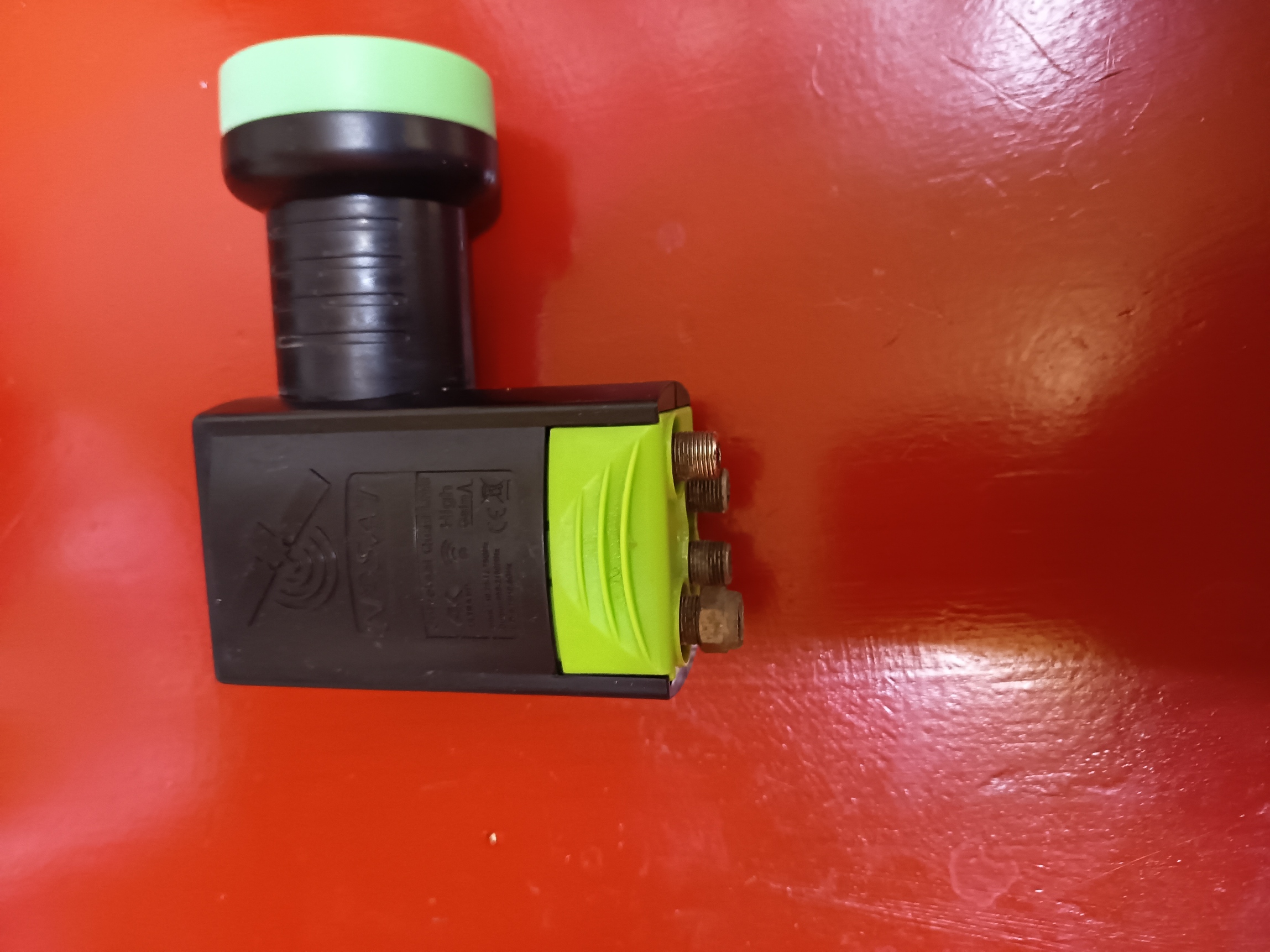 Monastir&nbsp;Cite El Faouz&nbsp;Parabole et r�cepteur&nbsp;Parabole&nbsp;Parabole galvanis�e 90 cm et accessoires