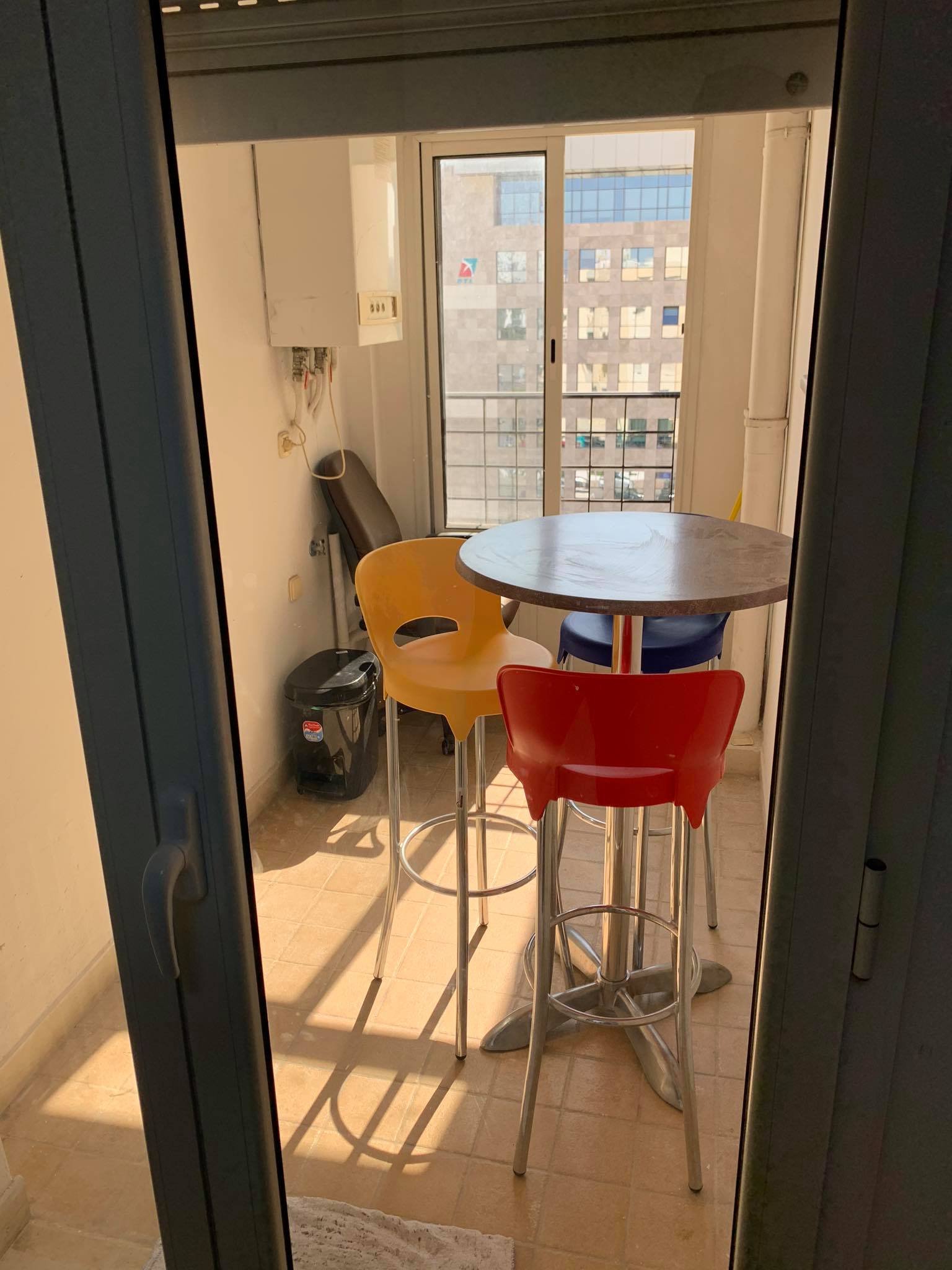 Cite El Khadra&nbsp;Zone urbaine nord&nbsp;Bureaux & Commerces&nbsp;Bureau&nbsp;Bureau 65 m centre urbain nord avec parking