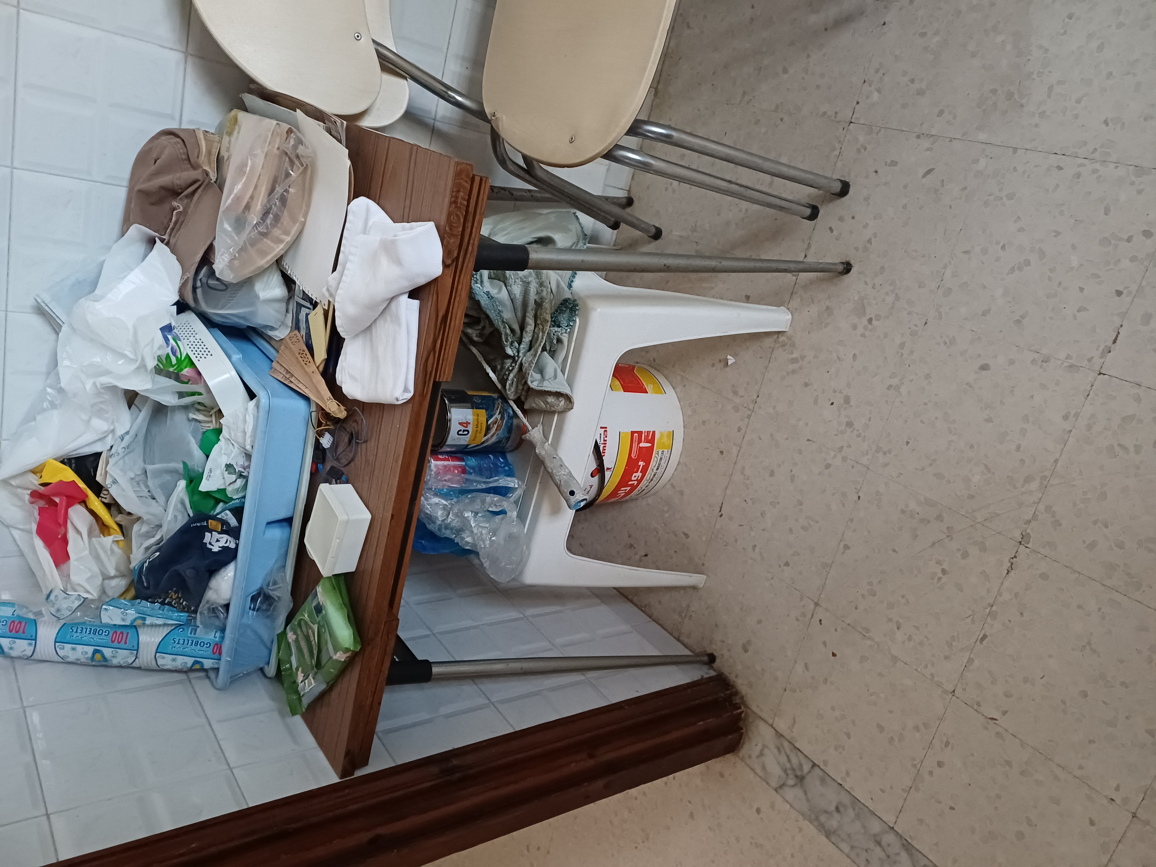 Meubles de cuisine et salle de bain&nbsp;Tables - Coins Repas