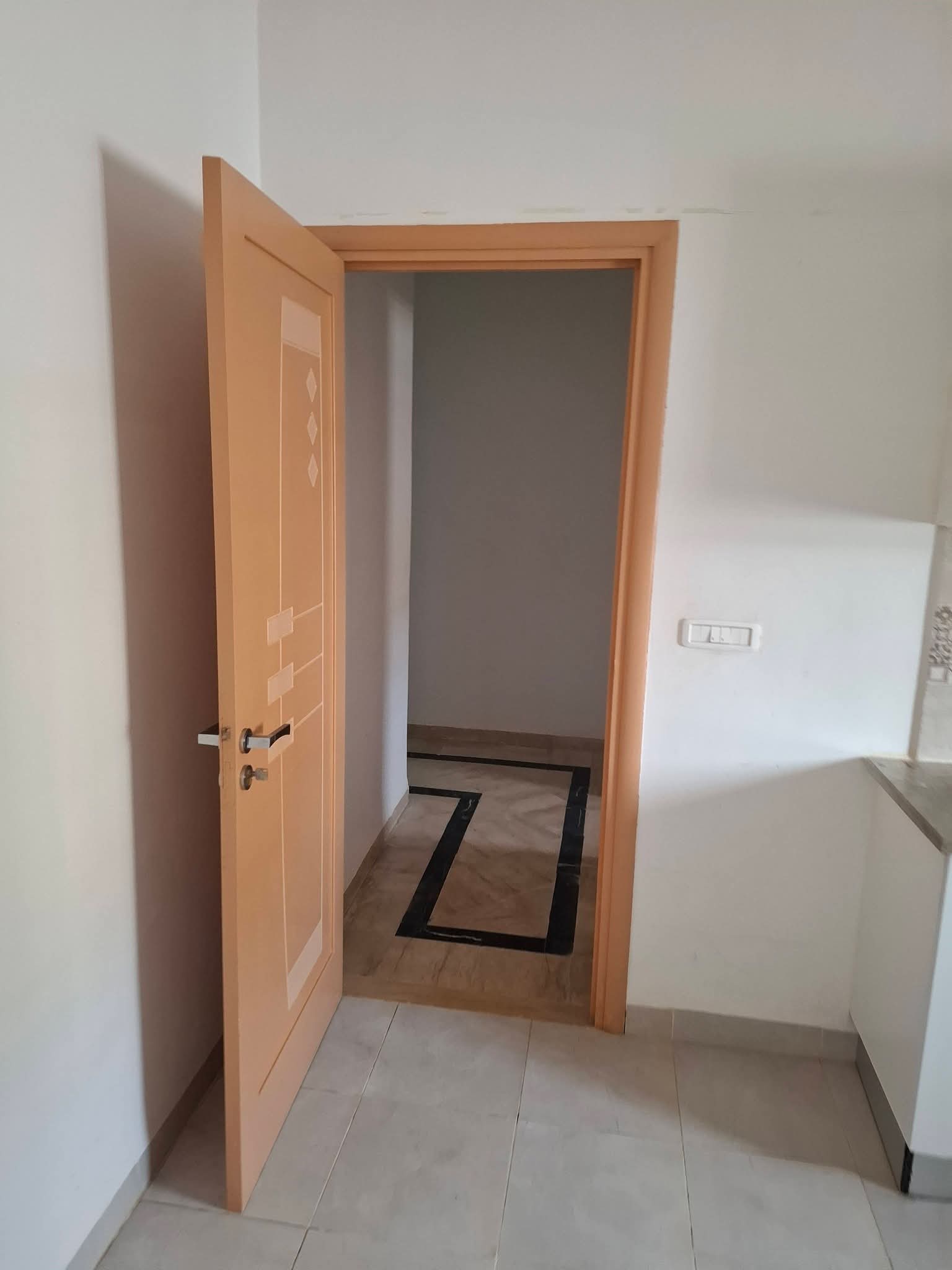 Rades&nbsp;Rades&nbsp;Location&nbsp;Appart. 3 pi�ces&nbsp;Appartement au 1etage 2 pi�ces et salon