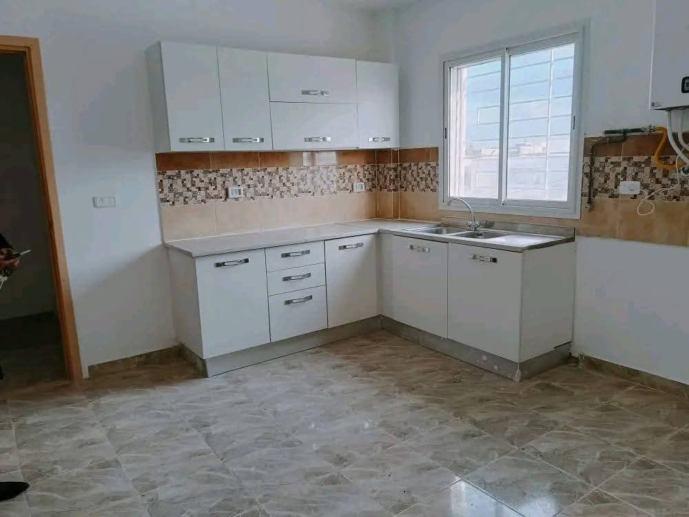 Rades&nbsp;Rades&nbsp;Location&nbsp;Appart. 3 pi�ces&nbsp;Appartement au 1etage 2 pi�ces et salon