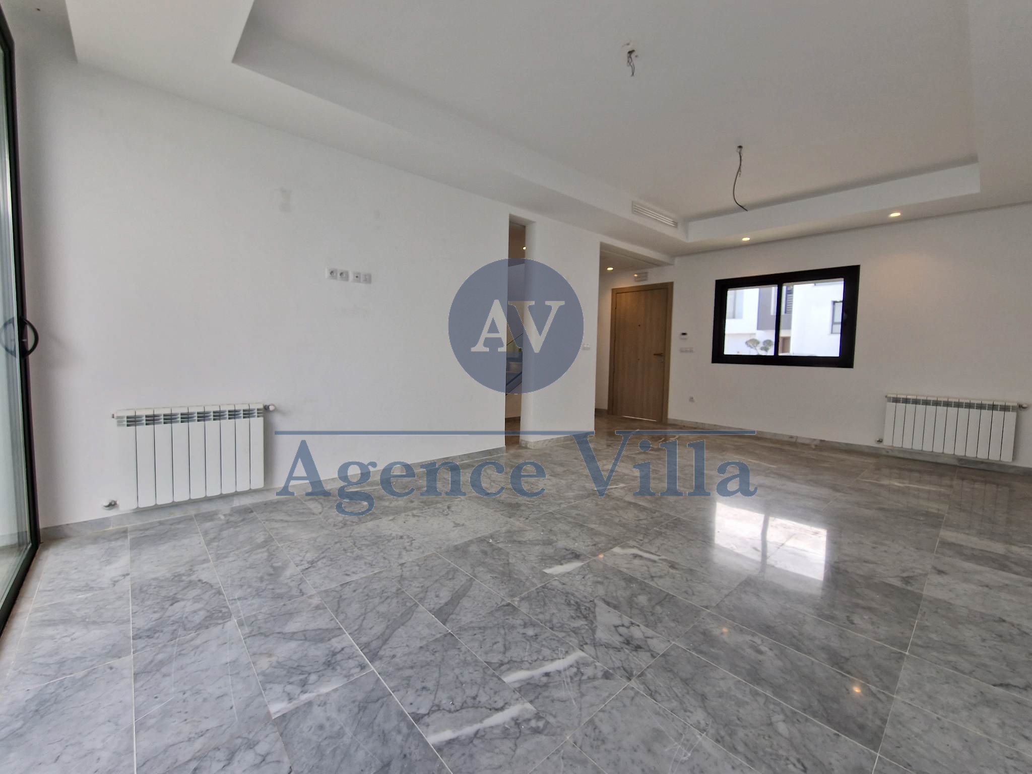 La Soukra&nbsp;La Soukra&nbsp;Location&nbsp;Appart. 4 pi�ces&nbsp;Duplex s3 avec jardin � la soukra