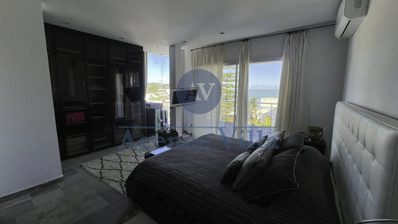 La Marsa&nbsp;Marsa Safsaf&nbsp;Location&nbsp;Appart. 5 pi�ces+&nbsp;Triplex meubl� avec piscine et vue mer