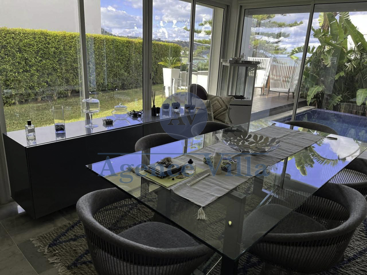 La Marsa&nbsp;Marsa Safsaf&nbsp;Location&nbsp;Appart. 5 pi�ces+&nbsp;Triplex meubl� avec piscine et vue mer