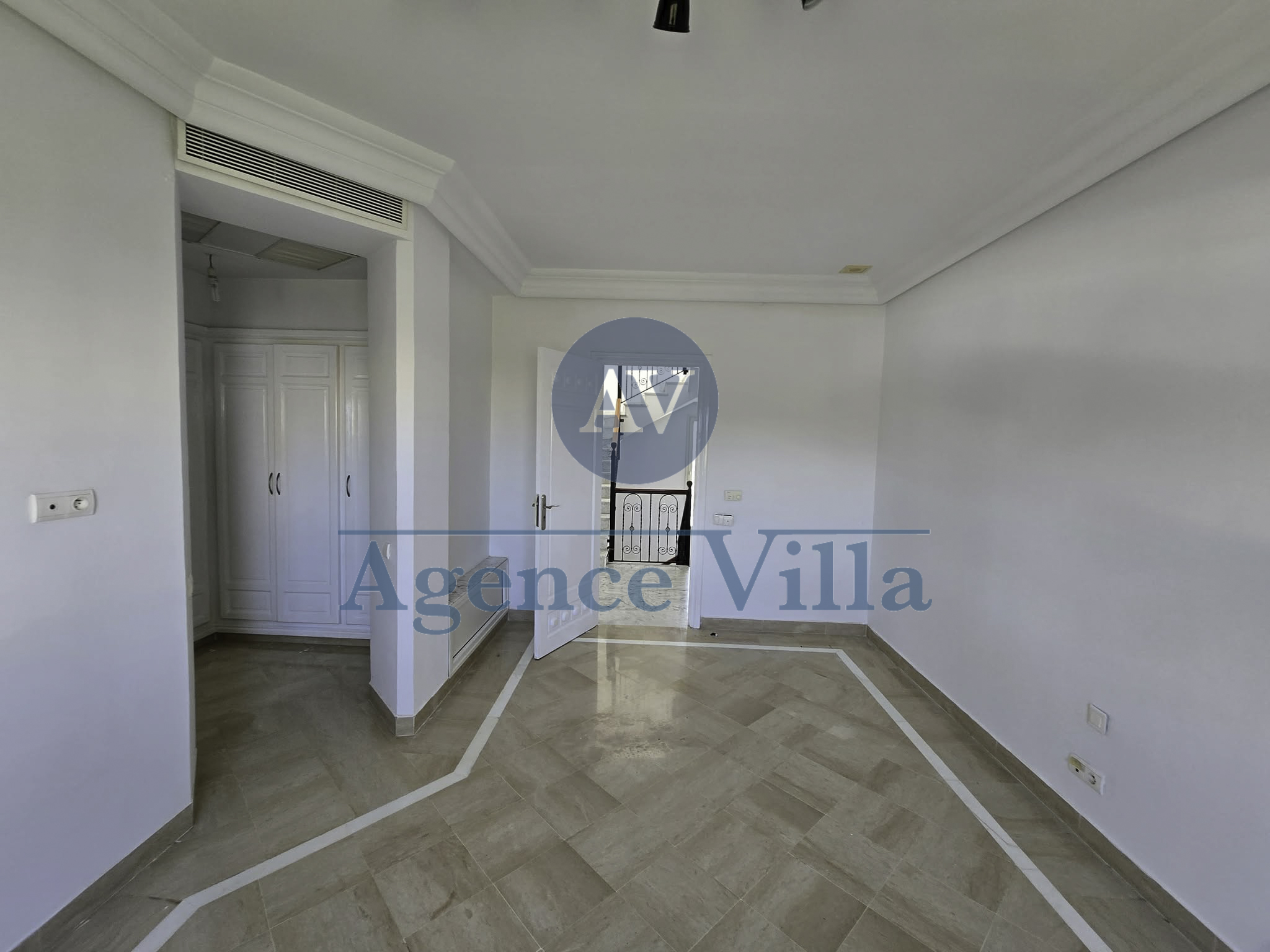 Location&nbsp;Appart. 5 pi�ces+