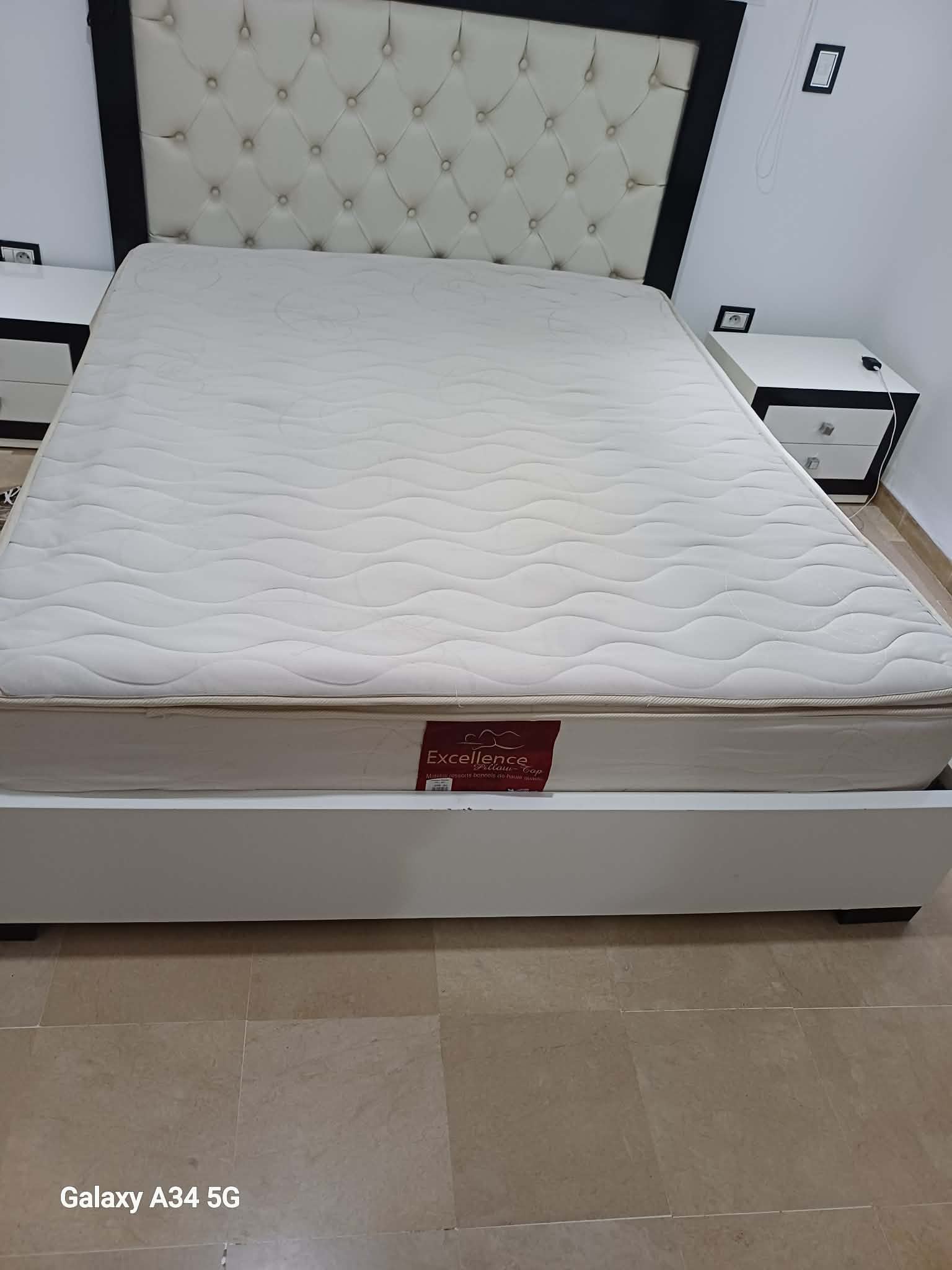 El Mourouj&nbsp;El Mourouj&nbsp;Autres meubles&nbsp;Autres&nbsp;Matelas 2 place en excellent �tat permaflex