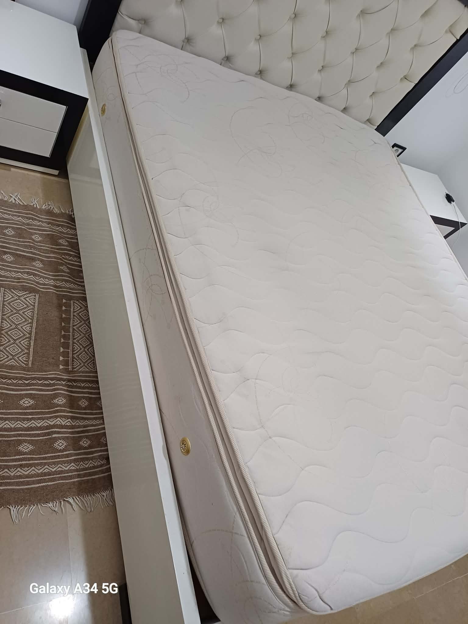 El Mourouj&nbsp;El Mourouj&nbsp;Autres meubles&nbsp;Autres&nbsp;Matelas 2 place en excellent �tat permaflex