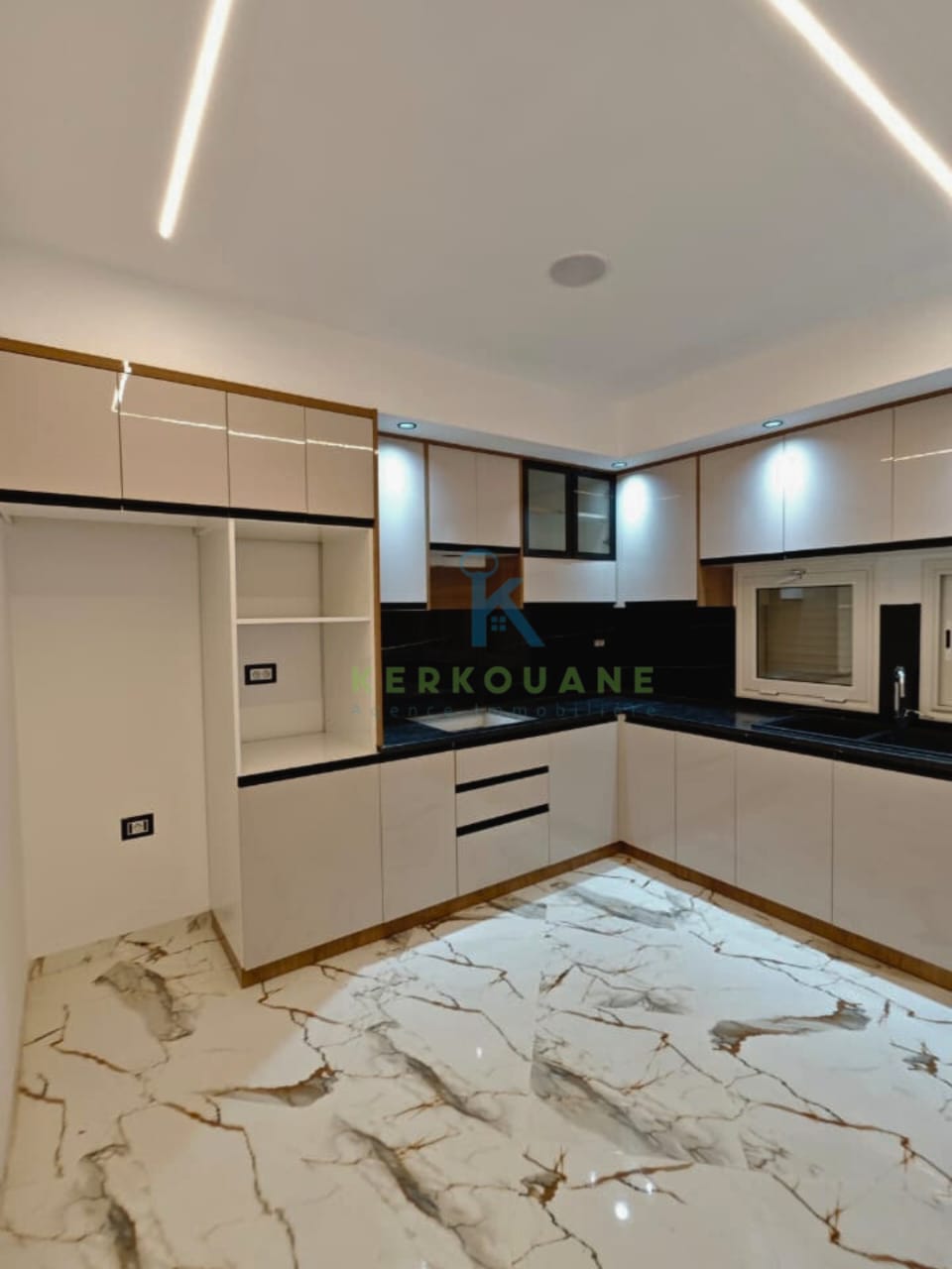 Hammam El Ghezaz&nbsp;Ezzahra&nbsp;Vente&nbsp;Appart. 3 pi�ces&nbsp;Appartement de luxe avec vue sur mer