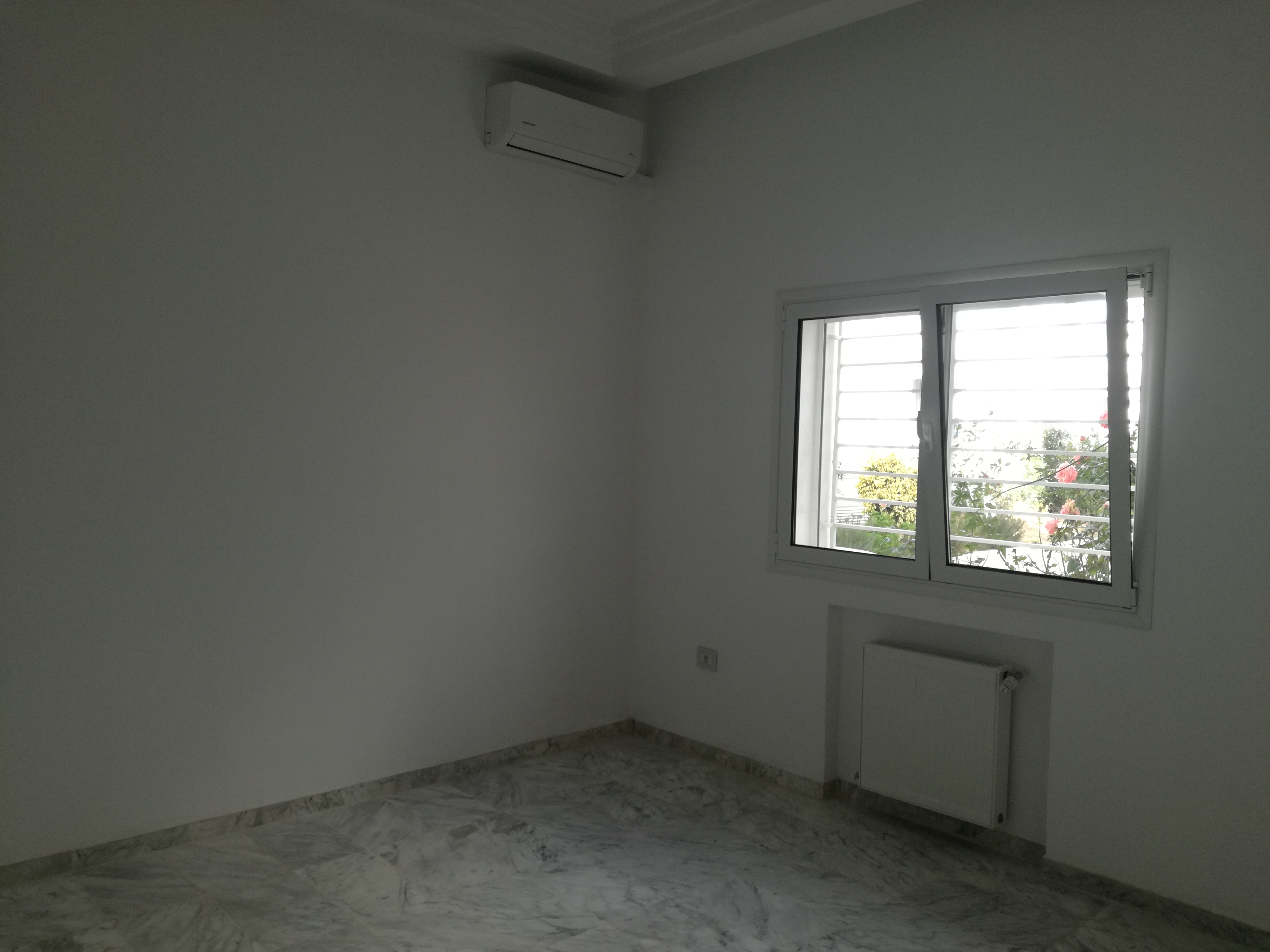 La Soukra&nbsp;La Soukra&nbsp;Location&nbsp;Appart. 1 pi�ce&nbsp;S0 avec pp � la soukra