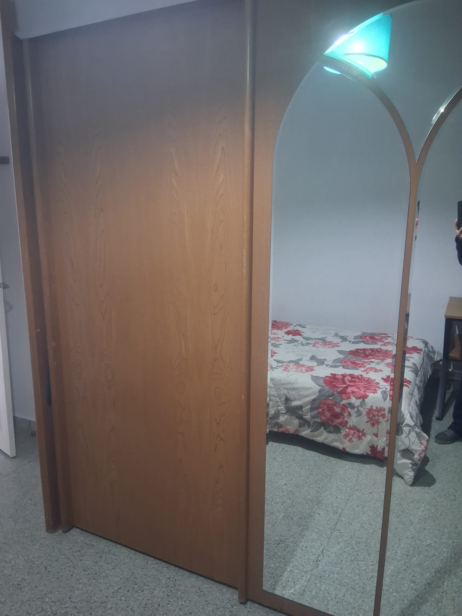 Ariana Ville&nbsp;El Menzah 5&nbsp;Chambres � coucher&nbsp;Armoires - Dressing&nbsp;Un grand dressing