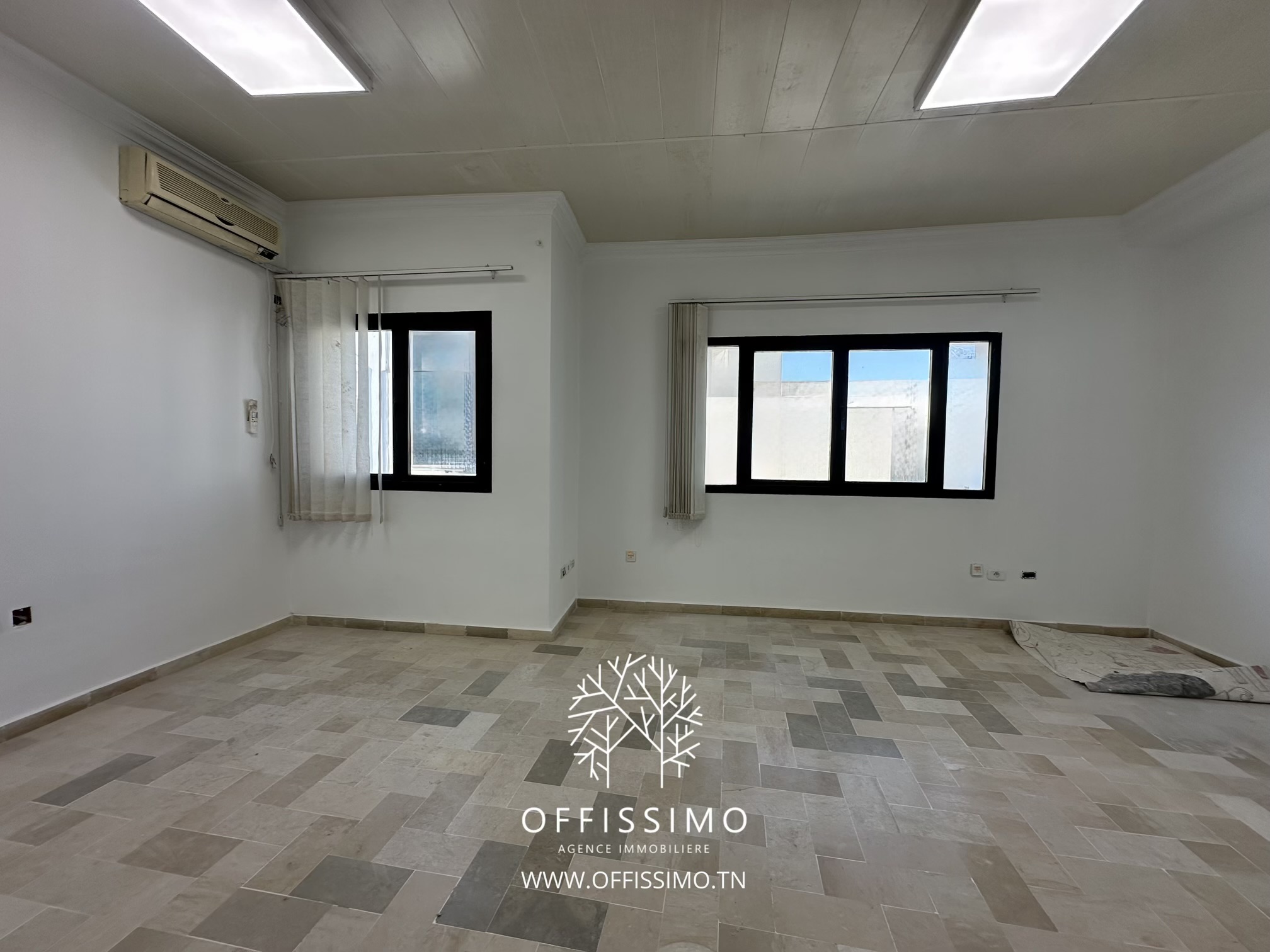 La Marsa&nbsp;Berge Du Lac&nbsp;Location&nbsp;Surfaces&nbsp;Bureau open space et une pieces lac 1 lumineux