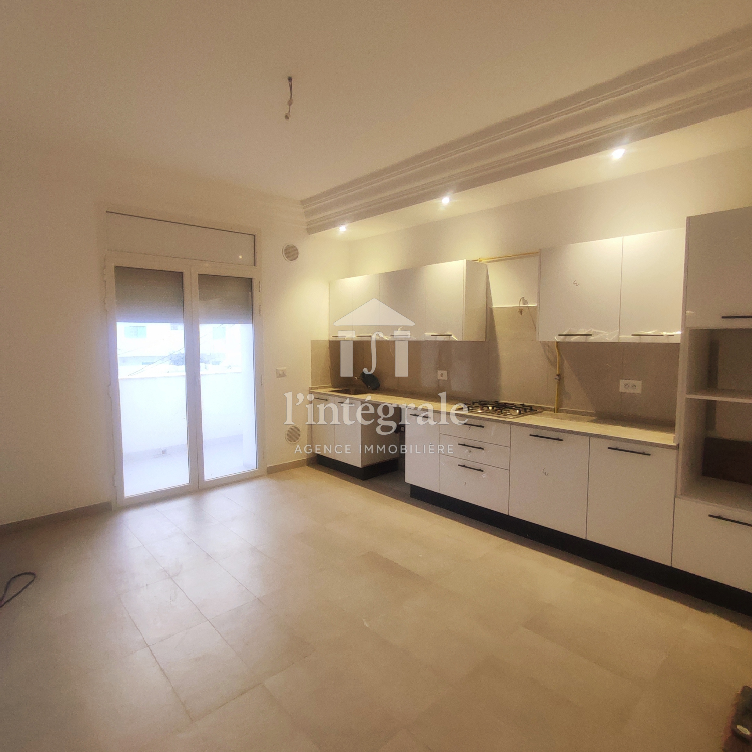 Ariana Ville&nbsp;Borj El Baccouche&nbsp;Location&nbsp;Appart. 4 pi�ces&nbsp;S3 tout neuf au 1er �tage