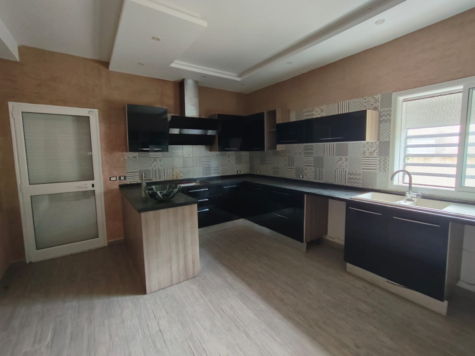 Raoued&nbsp;Borj Touil&nbsp;Location&nbsp;Appart. 5 pi�ces+&nbsp;Borj touil loc villa