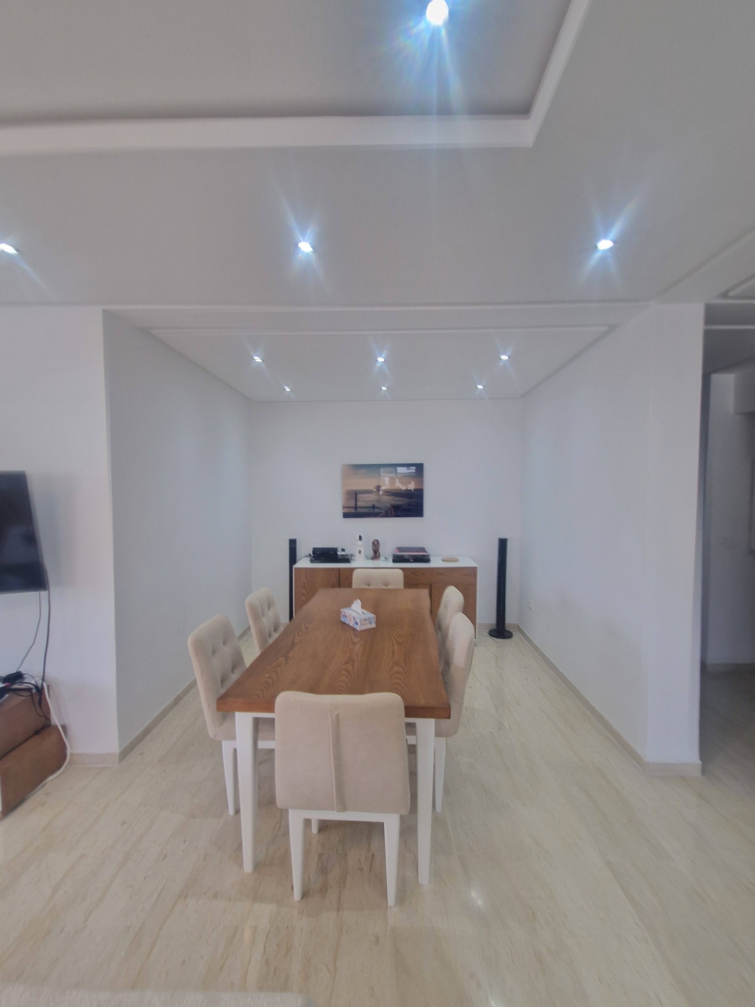 Mnihla&nbsp;Jardins d'el Menzah&nbsp;Location&nbsp;Appart. 5 pi�ces+&nbsp;�tage de villa s4 dont une suite parentale