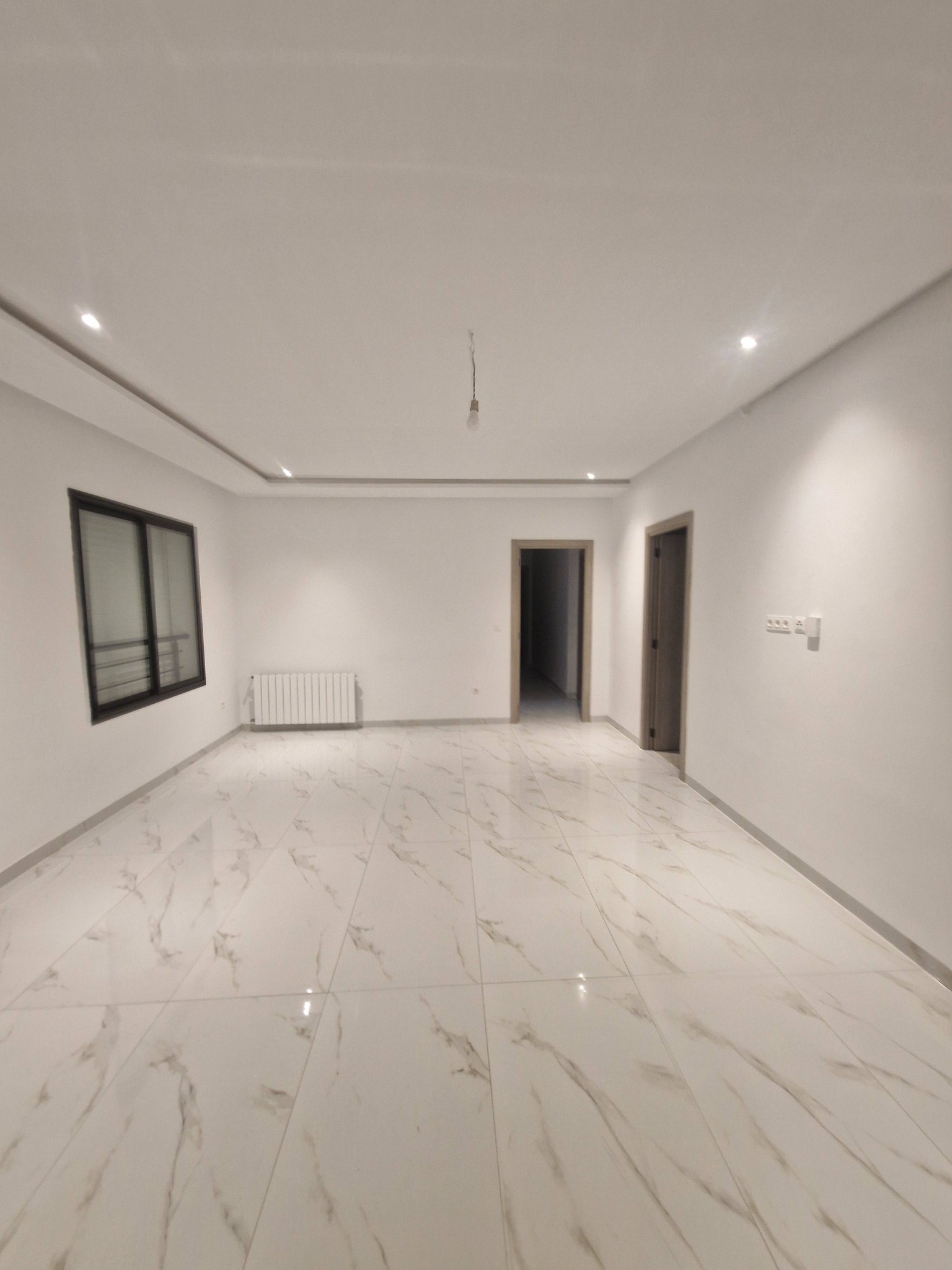 Ariana Ville&nbsp;Cite Ennasr 2&nbsp;Location&nbsp;Appart. 4 pi�ces&nbsp;S3 haut standing avec terrasse cot� salim school