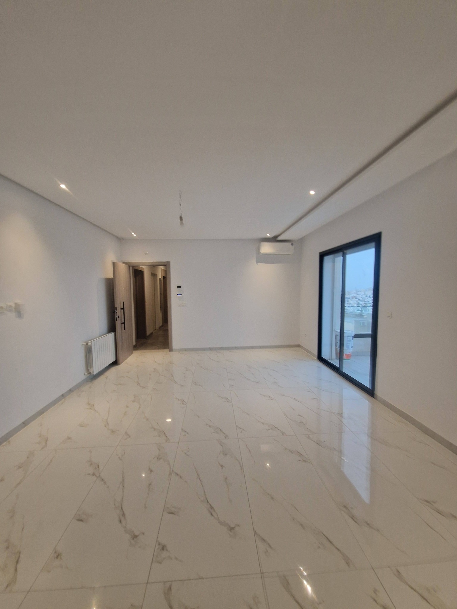 Ariana Ville&nbsp;Cite Ennasr 2&nbsp;Location&nbsp;Appart. 4 pi�ces&nbsp;S3 haut standing avec terrasse cot� salim school