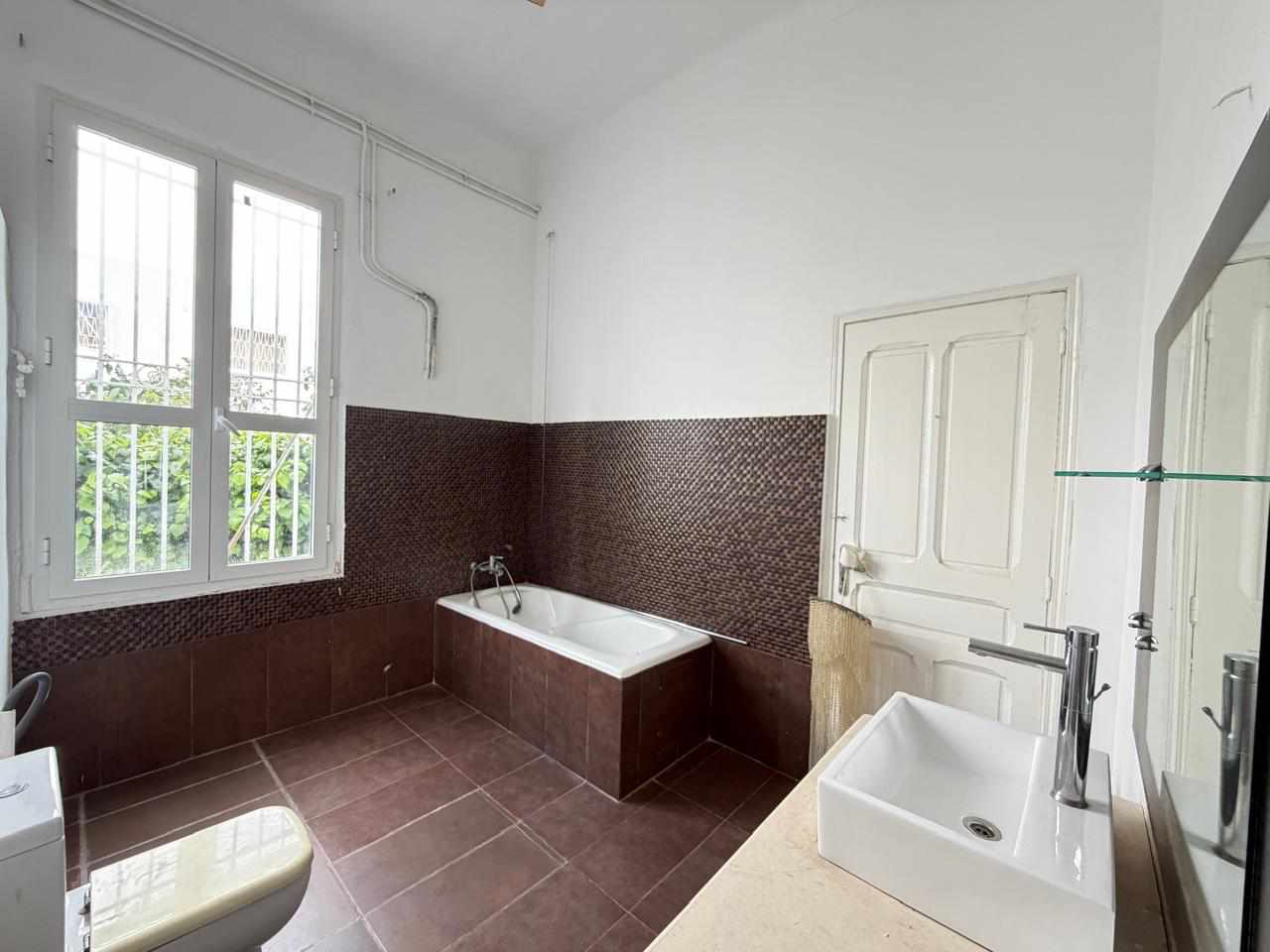 El Menzah&nbsp;Mutuelle Ville&nbsp;Location&nbsp;Autre&nbsp;S4 au rdc � usage bureau � mutuelleville