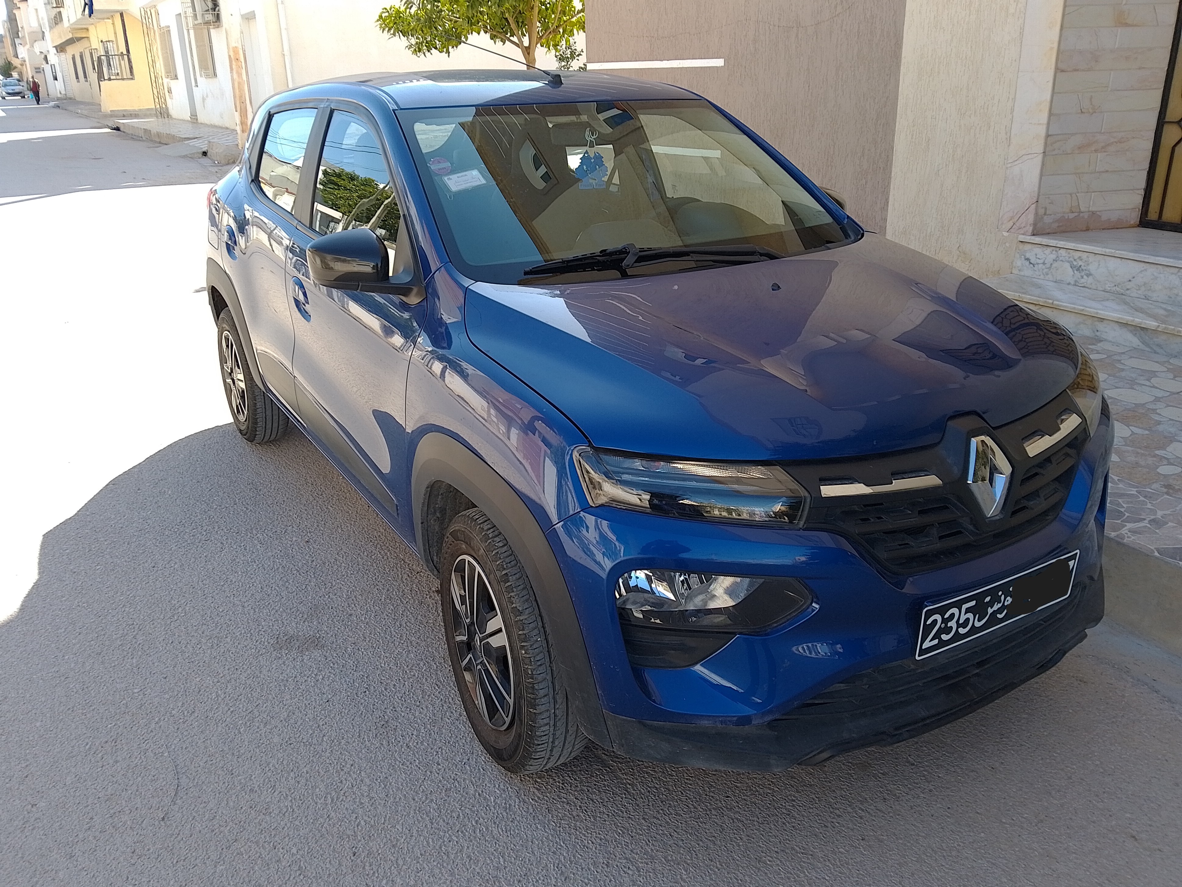Soliman&nbsp;Soliman&nbsp;Renault&nbsp;Clio&nbsp;Renault kwid 1�re main