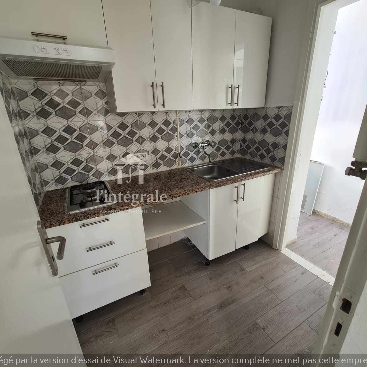 Ariana Ville&nbsp;Cite Ennasr 2&nbsp;Location&nbsp;Appart. 2 pi�ces&nbsp;S1 r�cemment r�nov�