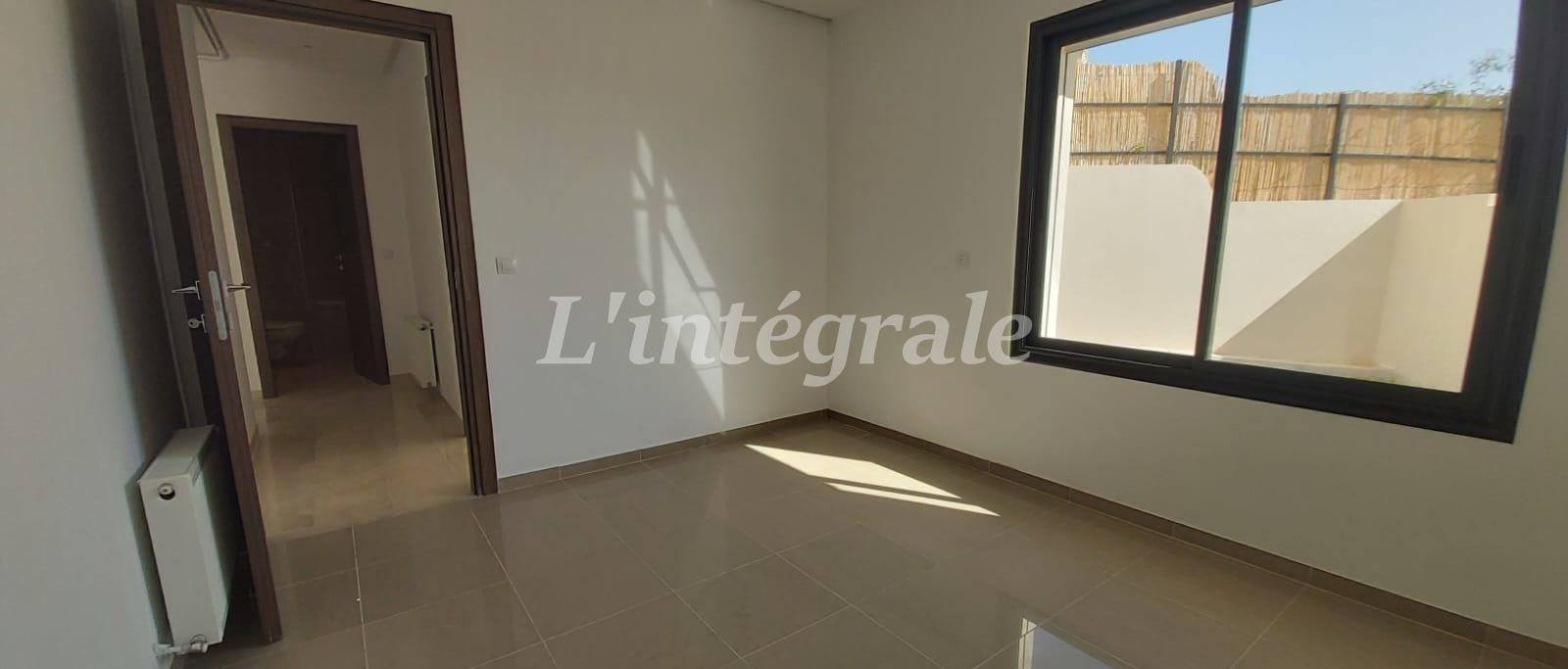 Ariana Ville&nbsp;Cite Ennasr 2&nbsp;Location&nbsp;Appart. 3 pi�ces&nbsp;Coquet appartement s2 avec jardin privatif