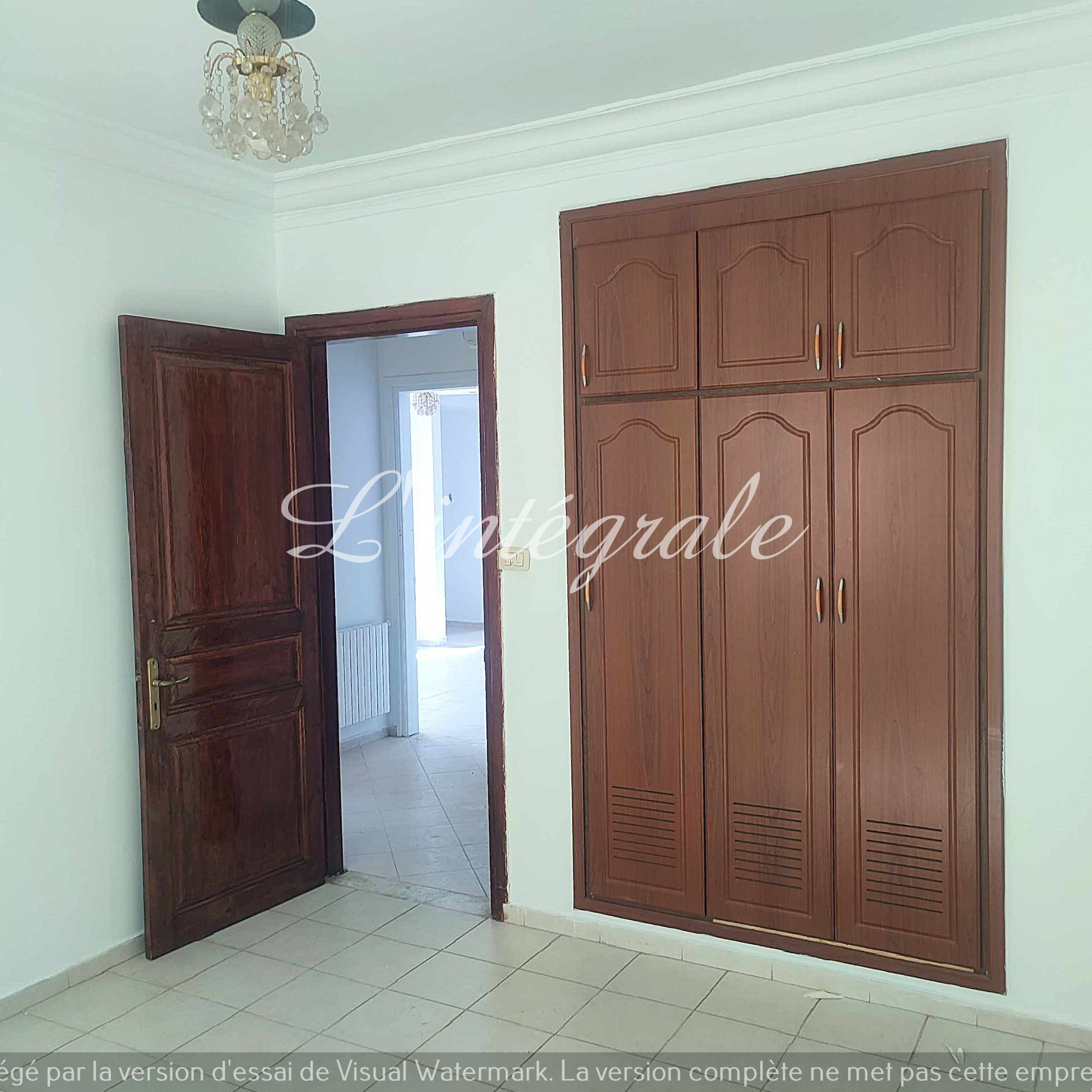 Ariana Ville&nbsp;Cite Ennasr 2&nbsp;Bureaux & Commerces&nbsp;Bureau&nbsp;Bureau spacieux avenue hedi nouira