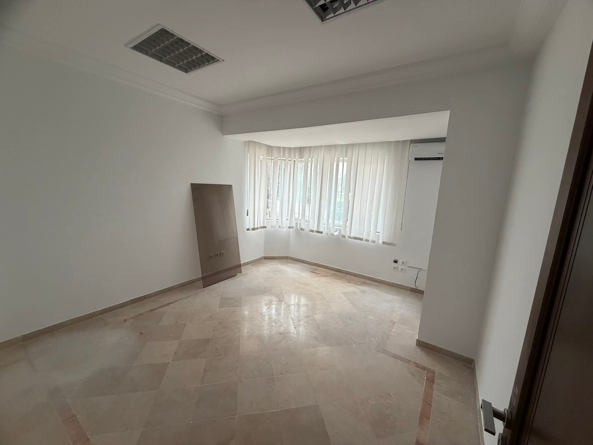 Ariana Ville&nbsp;Borj El Baccouche&nbsp;Bureaux & Commerces&nbsp;Bureau&nbsp;Bureau h4 1750 d borj baccouche