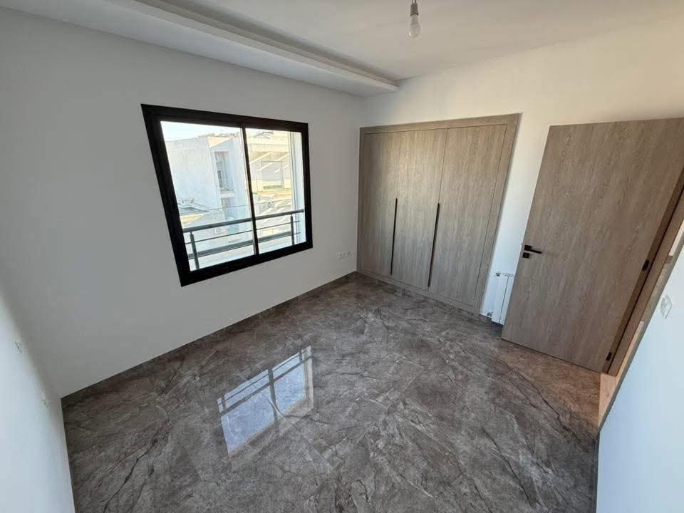 Ariana Ville&nbsp;Cite Ennasr 2&nbsp;Location&nbsp;Appart. 4 pi�ces&nbsp;S3 1900 d ennasr 2