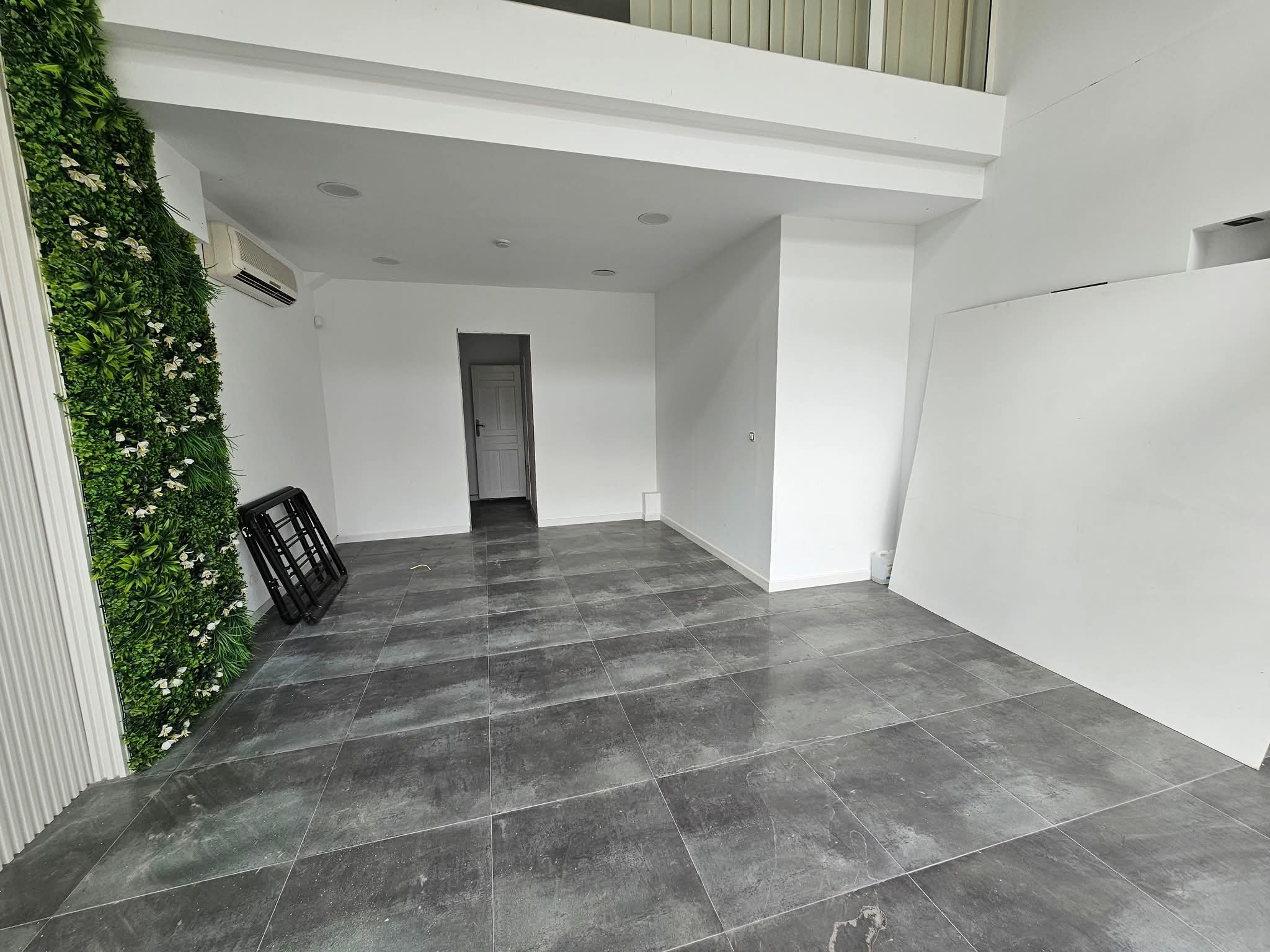 Bureaux & Commerces&nbsp;Surfaces