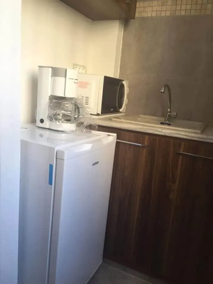 El Menzah&nbsp;El Manar 2&nbsp;Location&nbsp;Appart. 1 pi�ce&nbsp;Jolie bureau s1