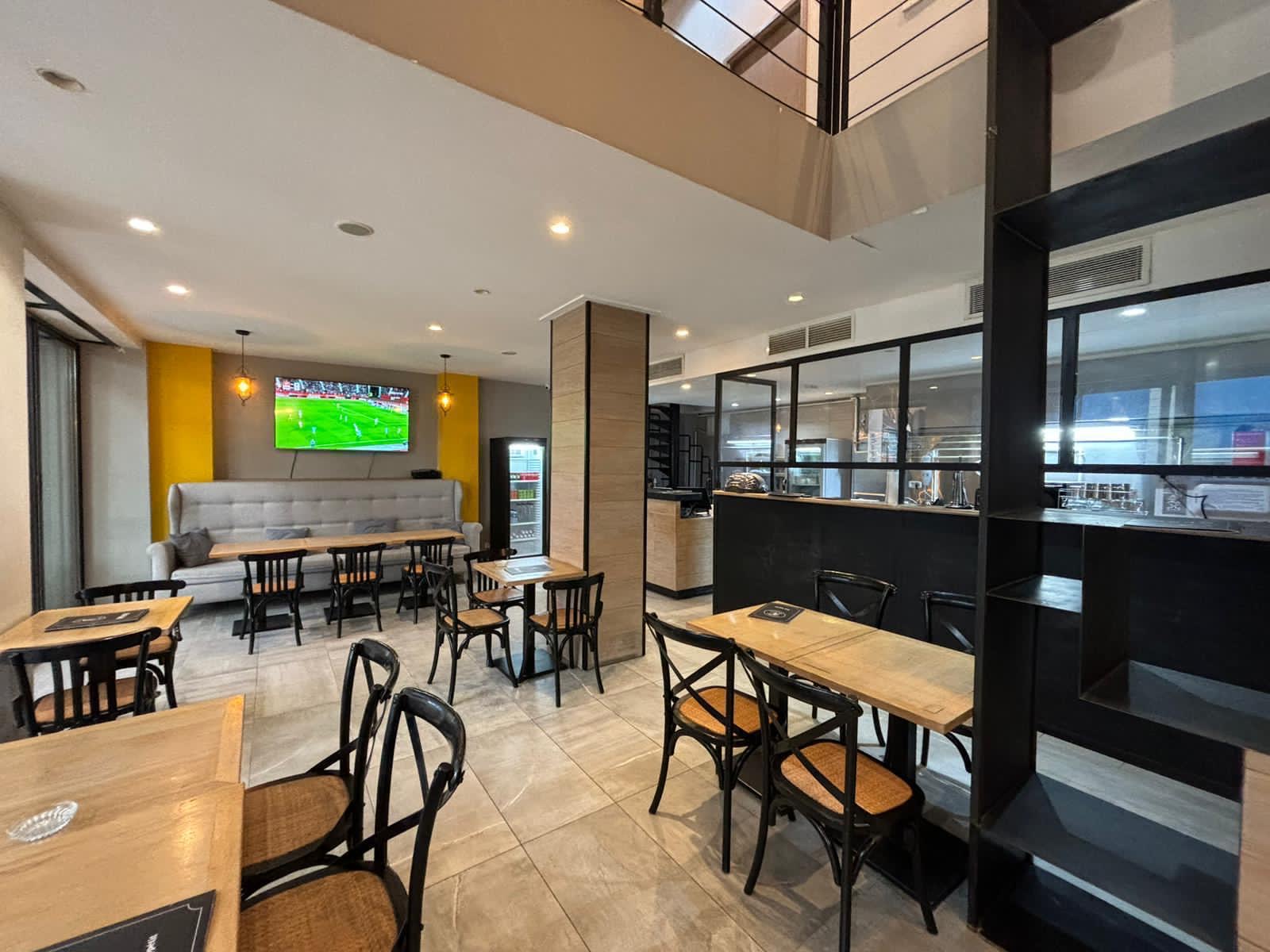 La Marsa&nbsp;Berge Du Lac&nbsp;Bureaux & Commerces&nbsp;Fond de Commerce&nbsp;Fond cafe restaurant salon de the lac 1