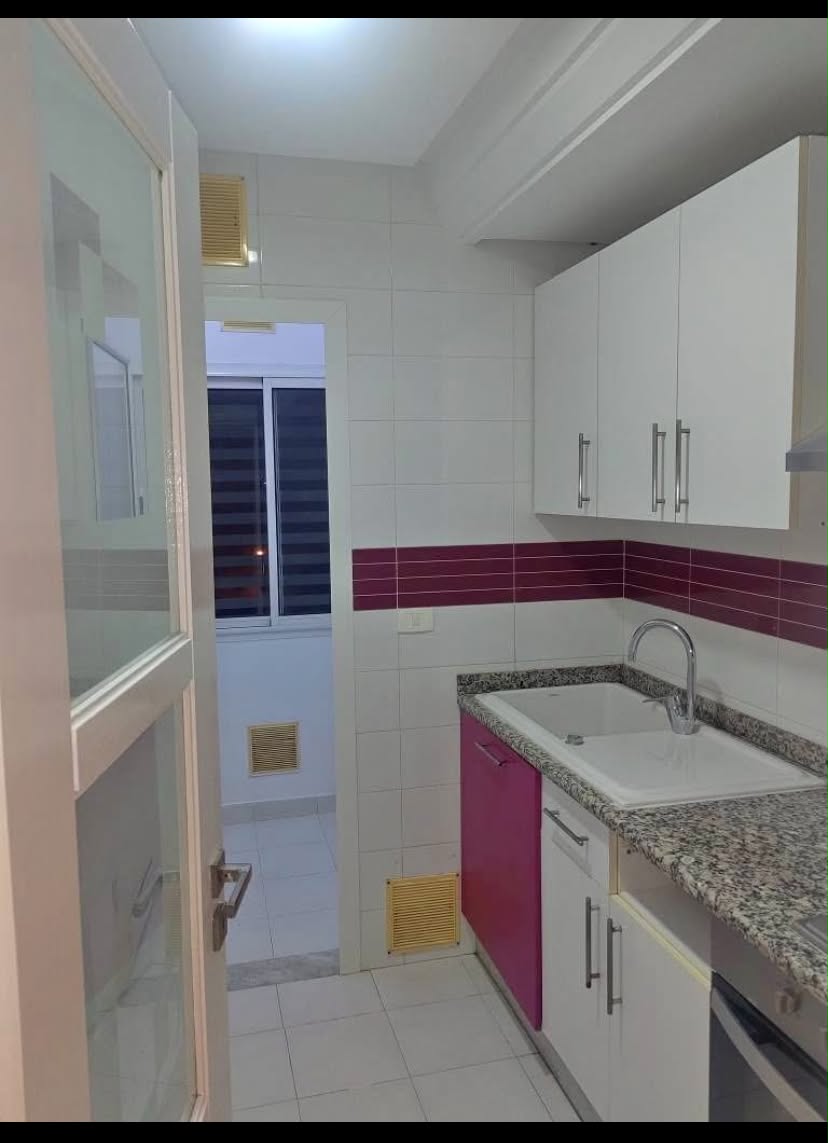 La Marsa&nbsp;El Aouina&nbsp;Location&nbsp;Appart. 1 pi�ce&nbsp;S plus 1  propre