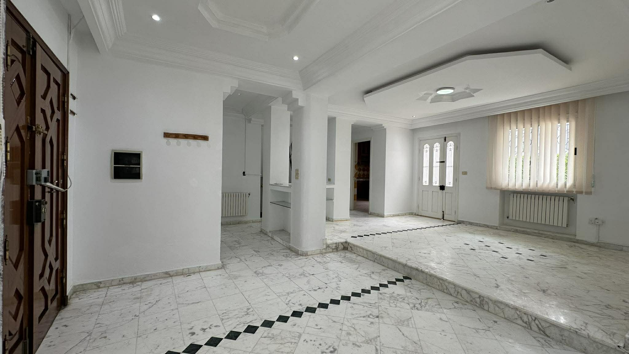 La Marsa&nbsp;Berge Du Lac&nbsp;Location&nbsp;Appart. 4 pi�ces&nbsp;Triplex s4 � usage bureautique au lac 1