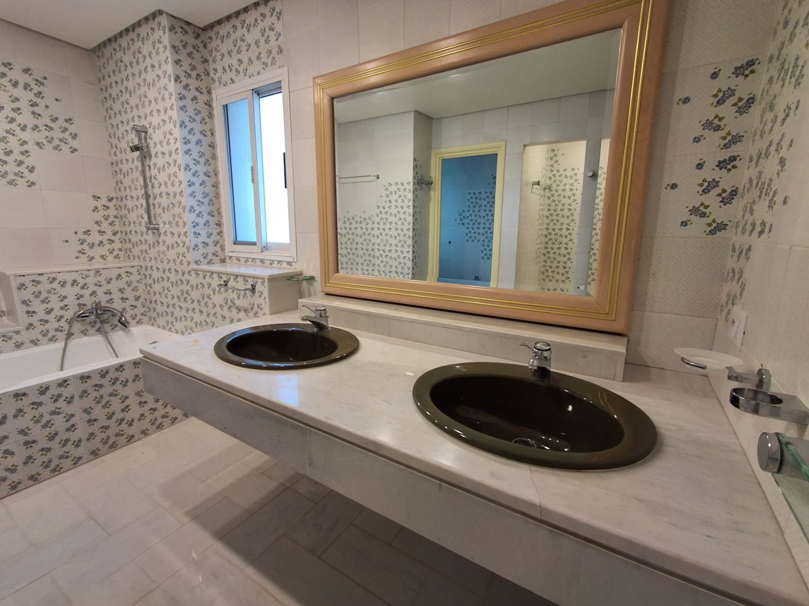 La Soukra&nbsp;La Soukra&nbsp;Location&nbsp;Maisons&nbsp;Villa s6 avec piscine et jardin � la soukra