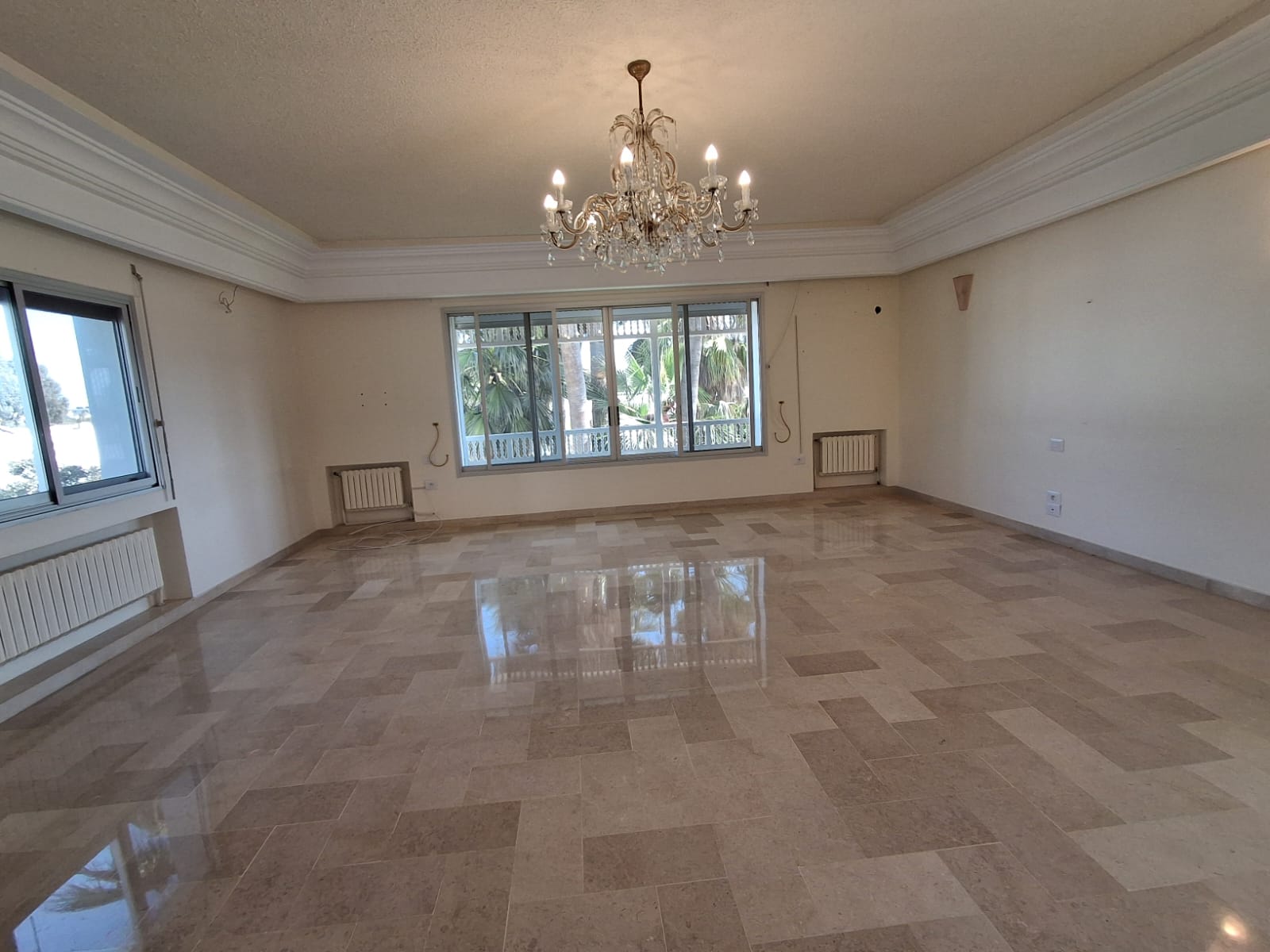 La Soukra&nbsp;La Soukra&nbsp;Location&nbsp;Maisons&nbsp;Villa s6 avec piscine et jardin � la soukra