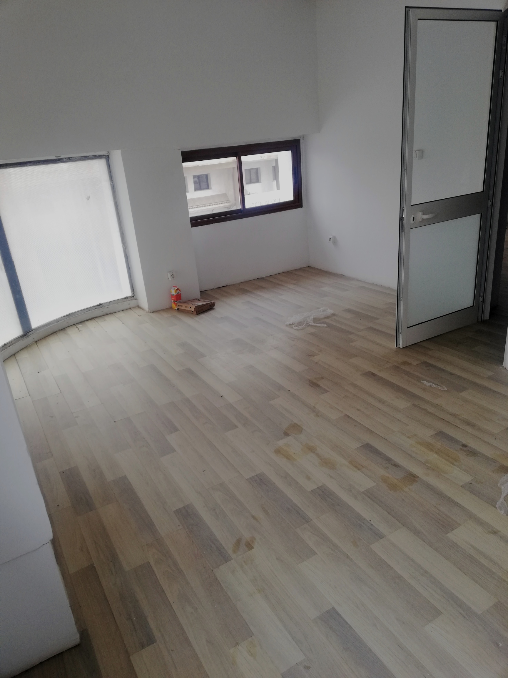 Ariana Ville&nbsp;Cite Ennasr 2&nbsp;Location&nbsp;Appart. 1 pi�ce&nbsp;Usage bureau 650 dt 7ois